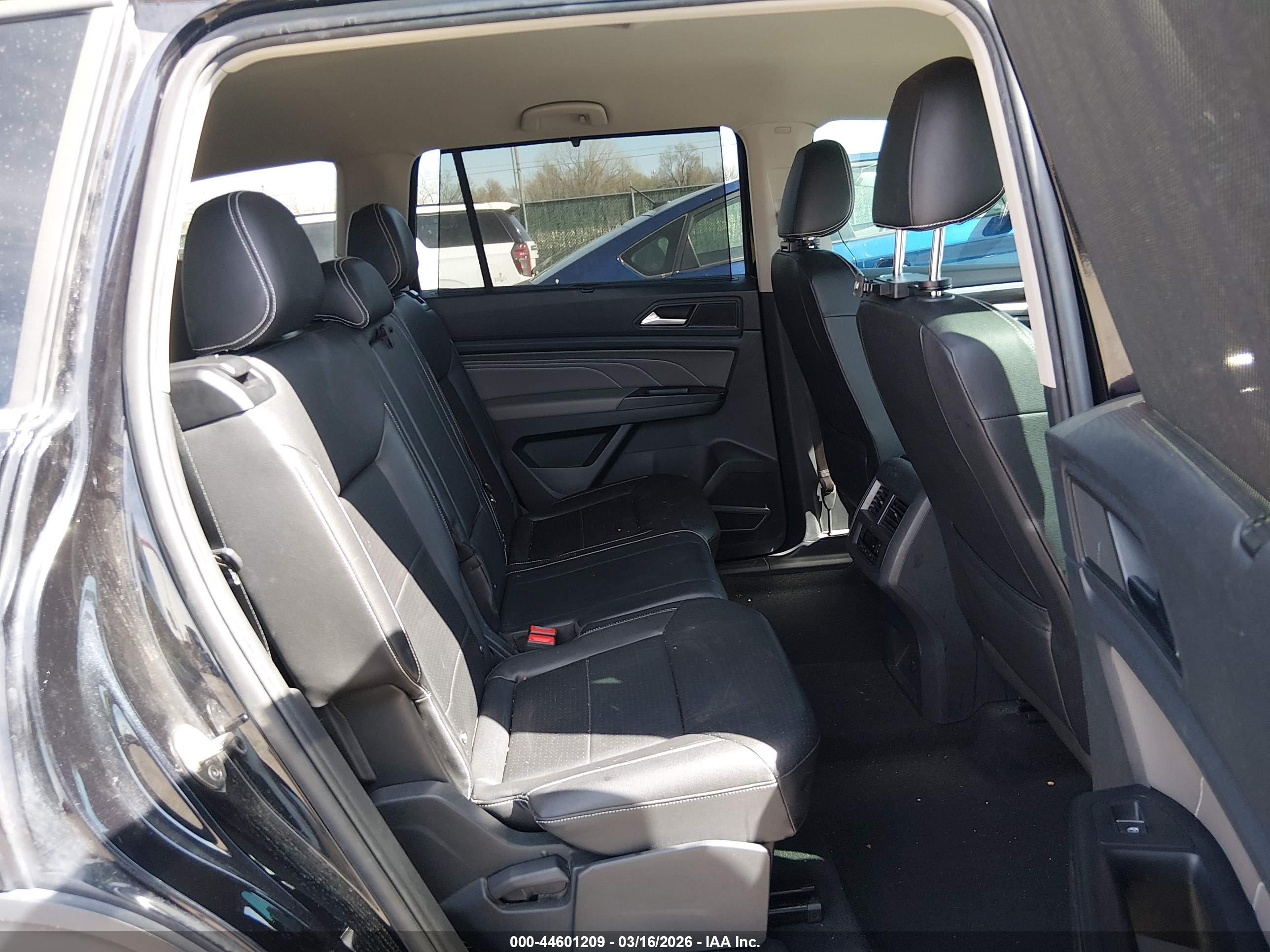 VOLKSWAGEN ATLAS image 8