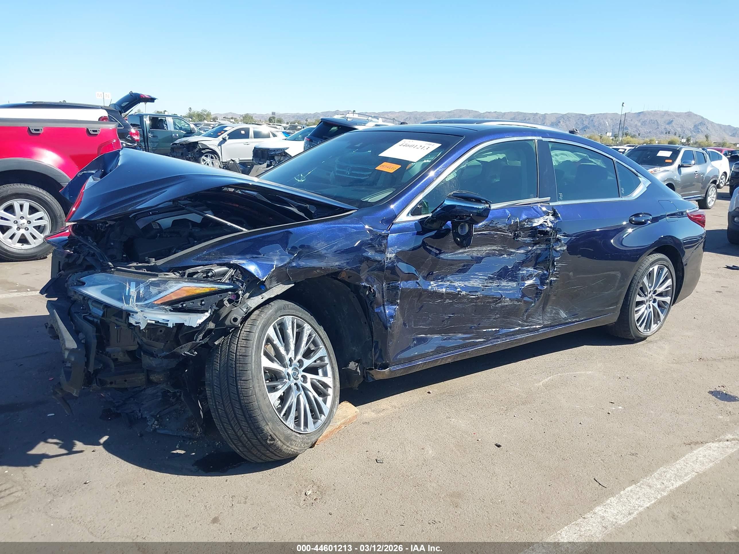 LEXUS ES image 6