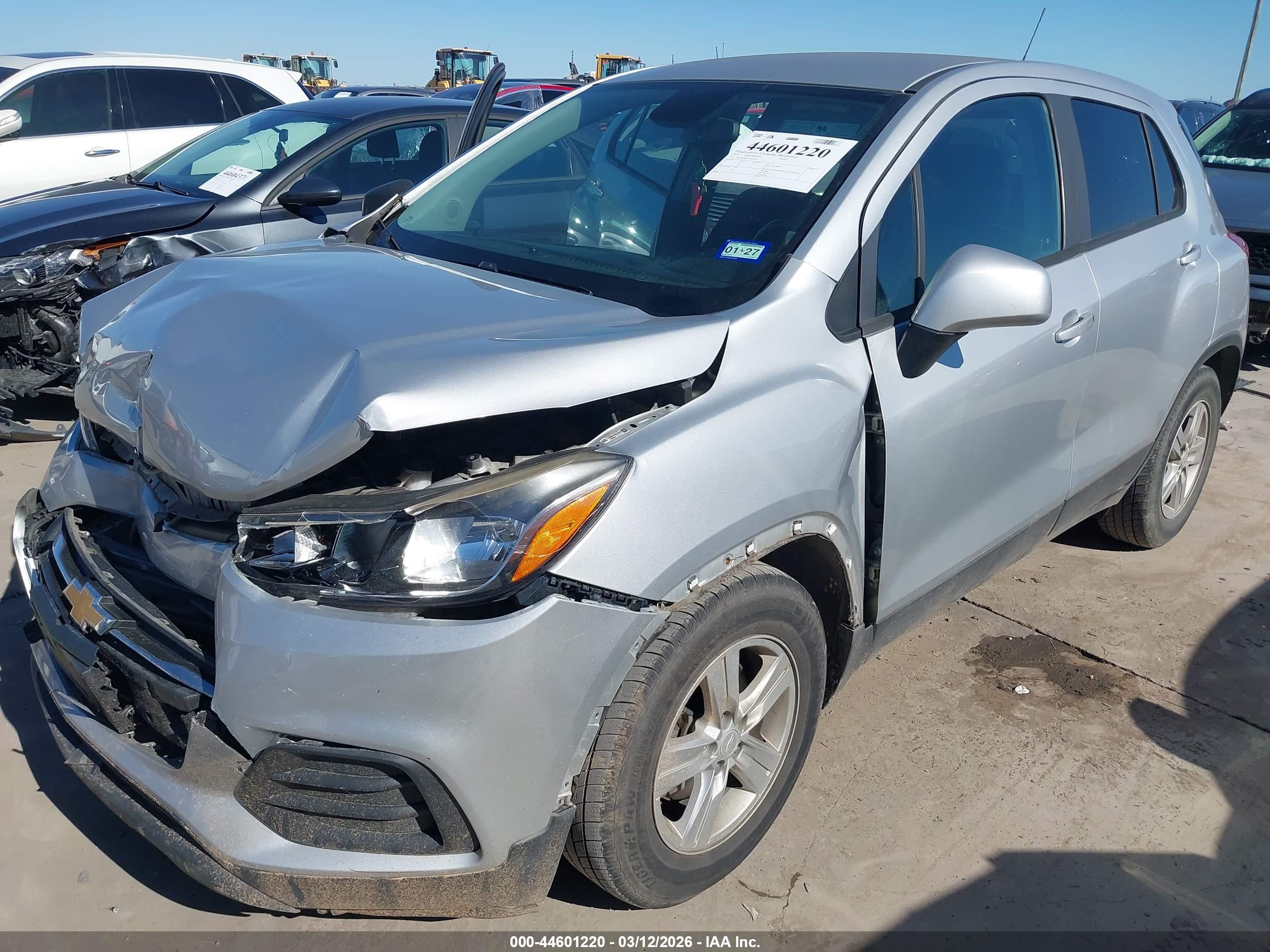 CHEVROLET TRAX image 2