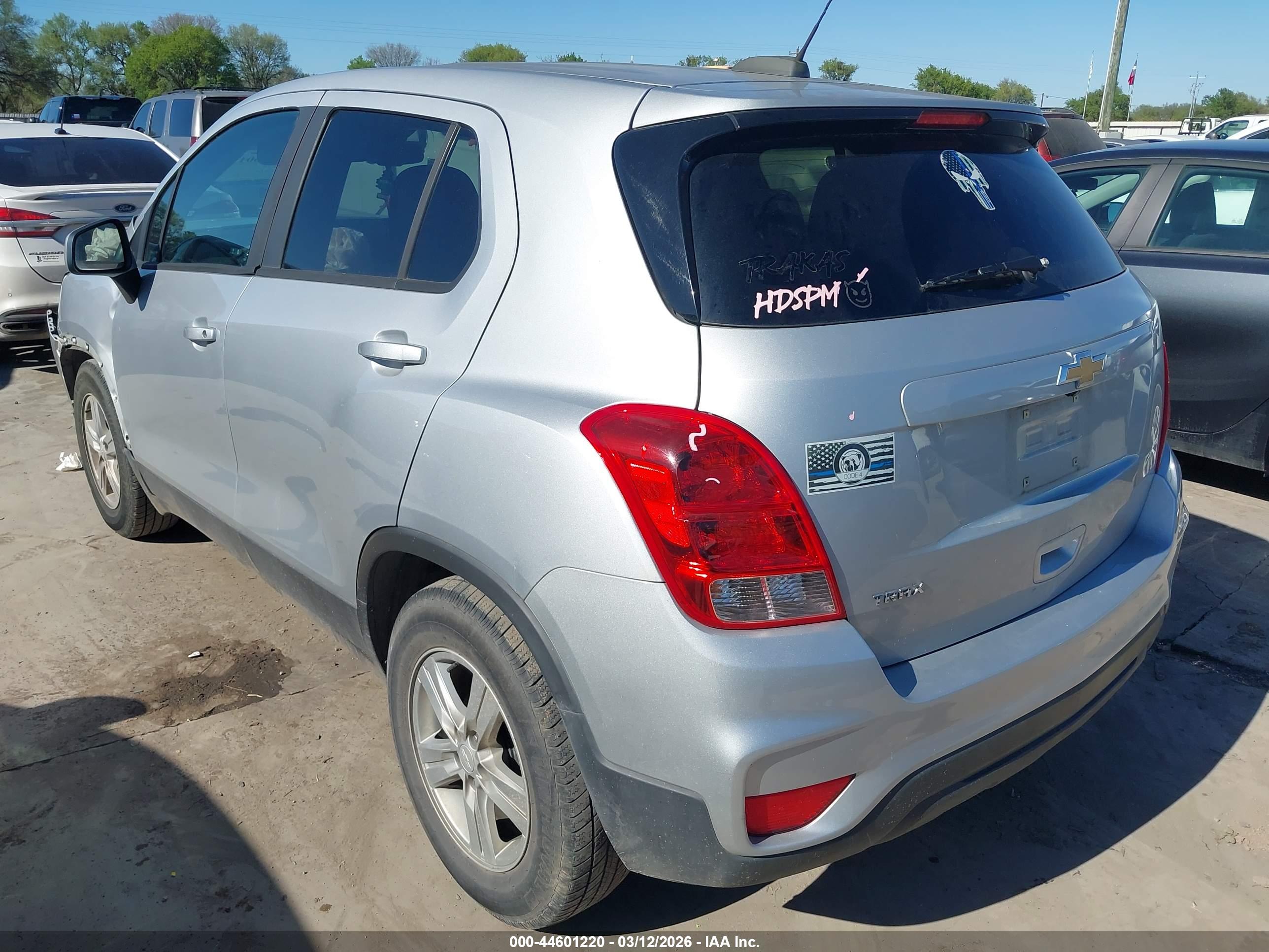CHEVROLET TRAX image 3
