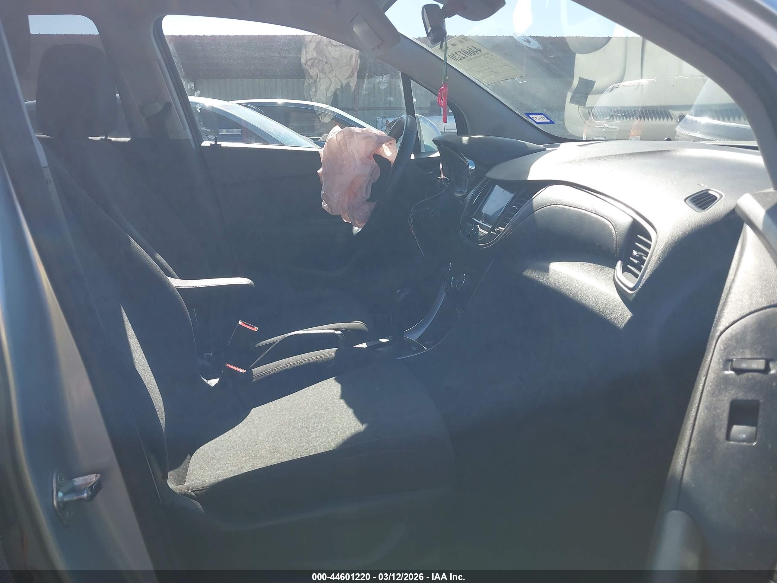 CHEVROLET TRAX image 5
