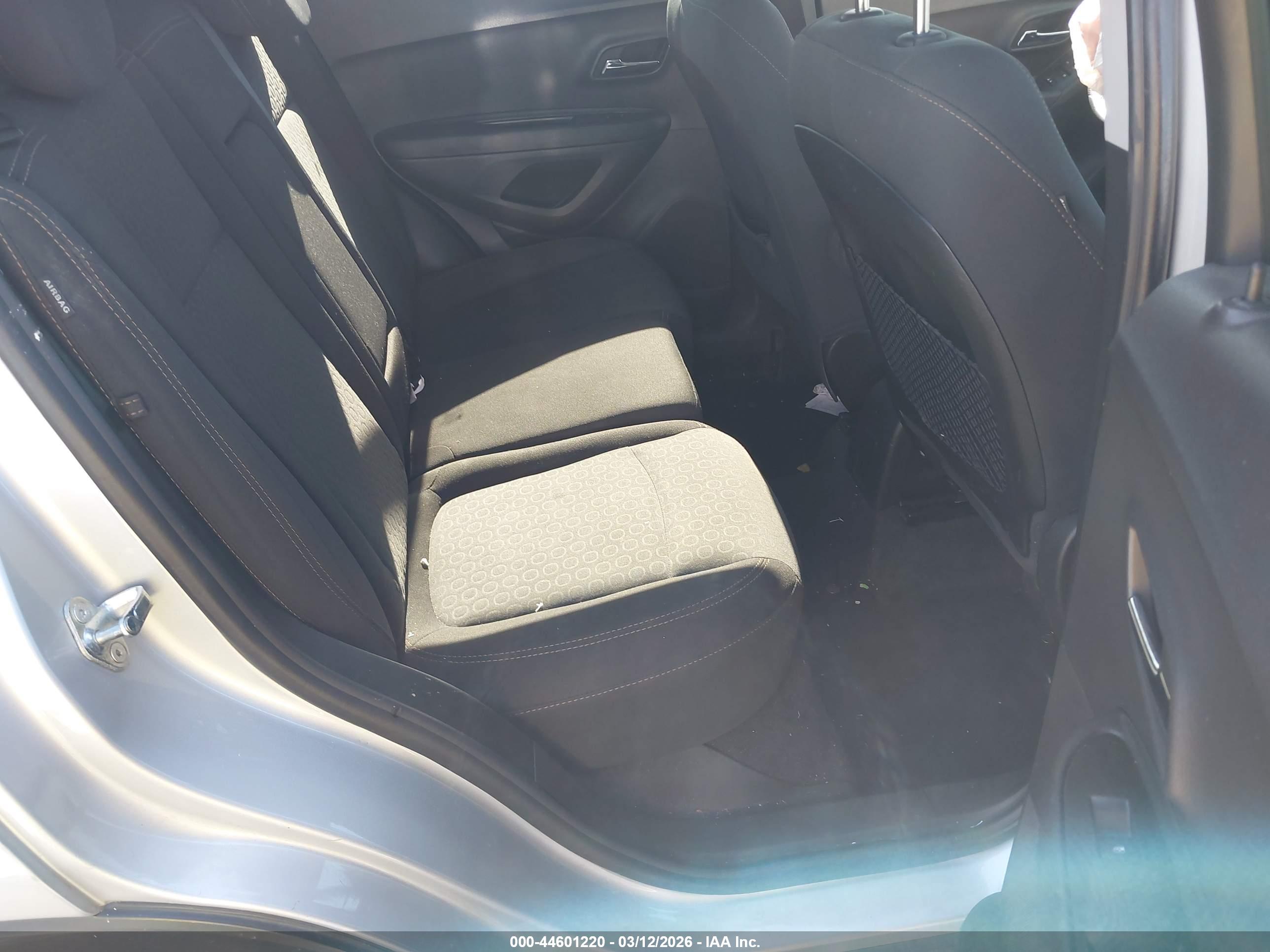 CHEVROLET TRAX image 8