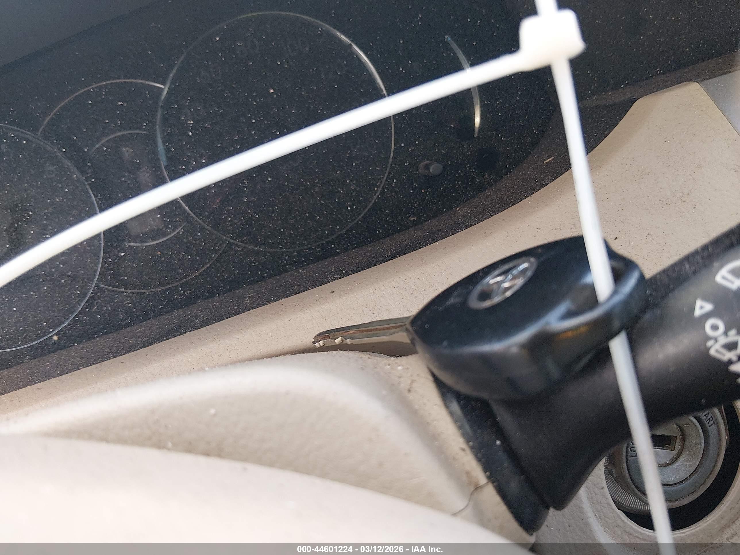 TOYOTA AVALON image 11