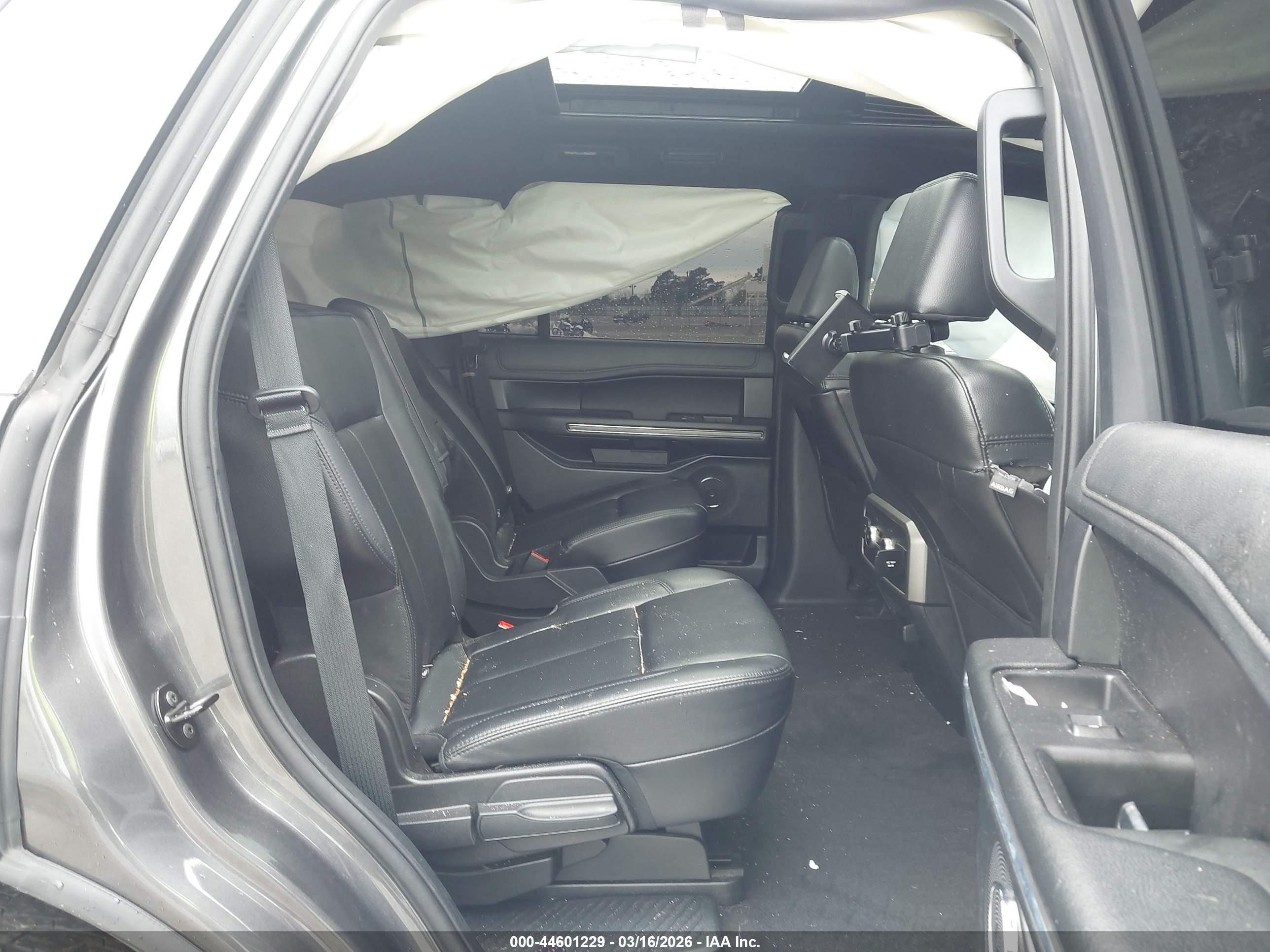 FORD EXPEDITION image 8