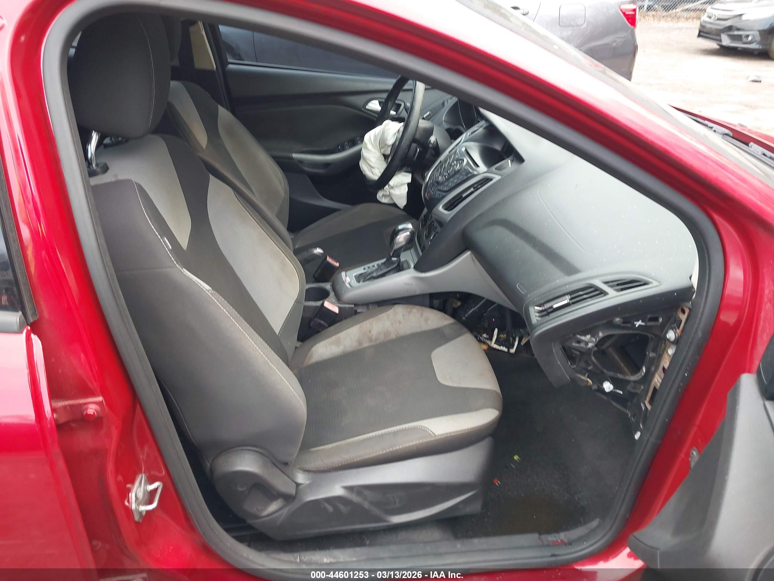 FORD FOCUS image 5