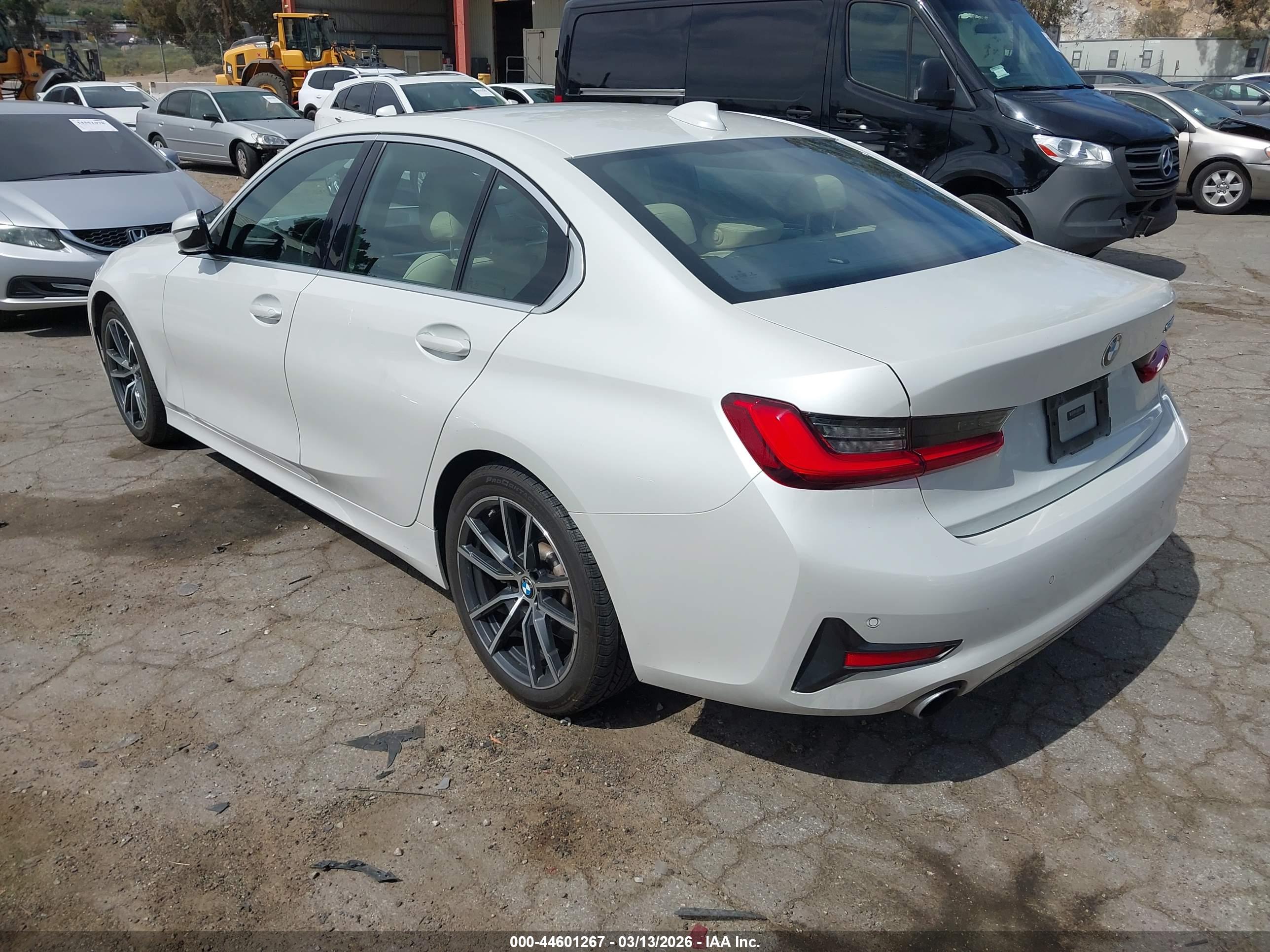 BMW 330I image 3