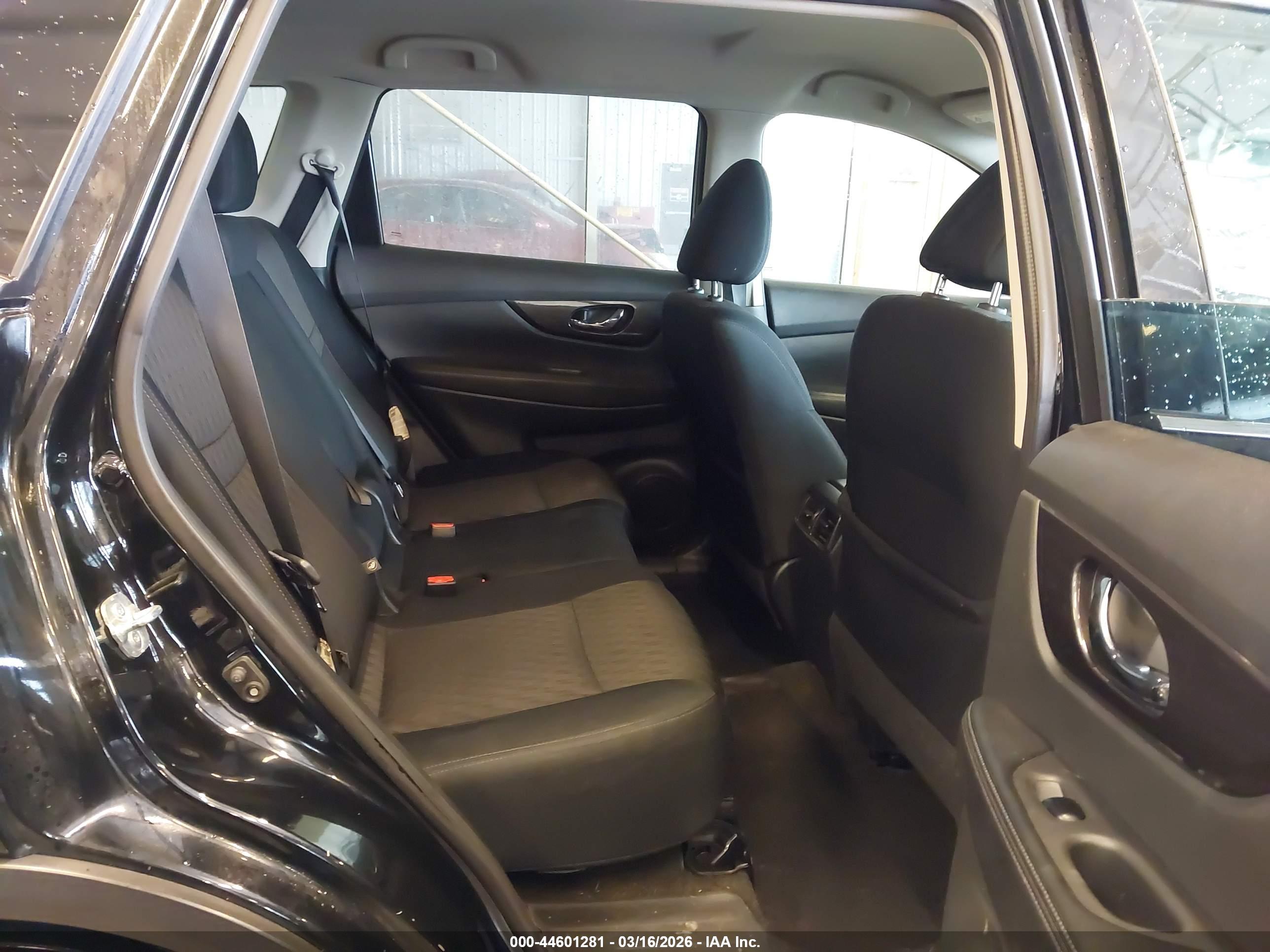 NISSAN ROGUE image 8
