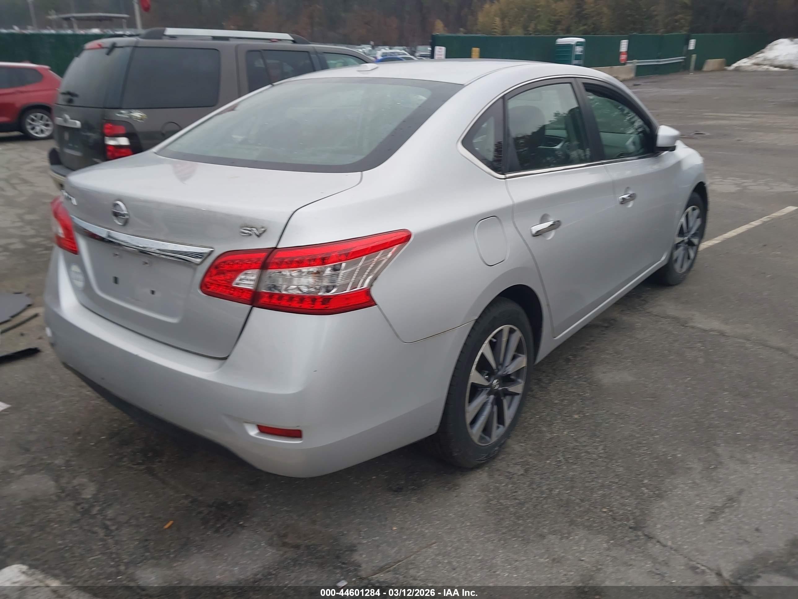 NISSAN SENTRA image 4