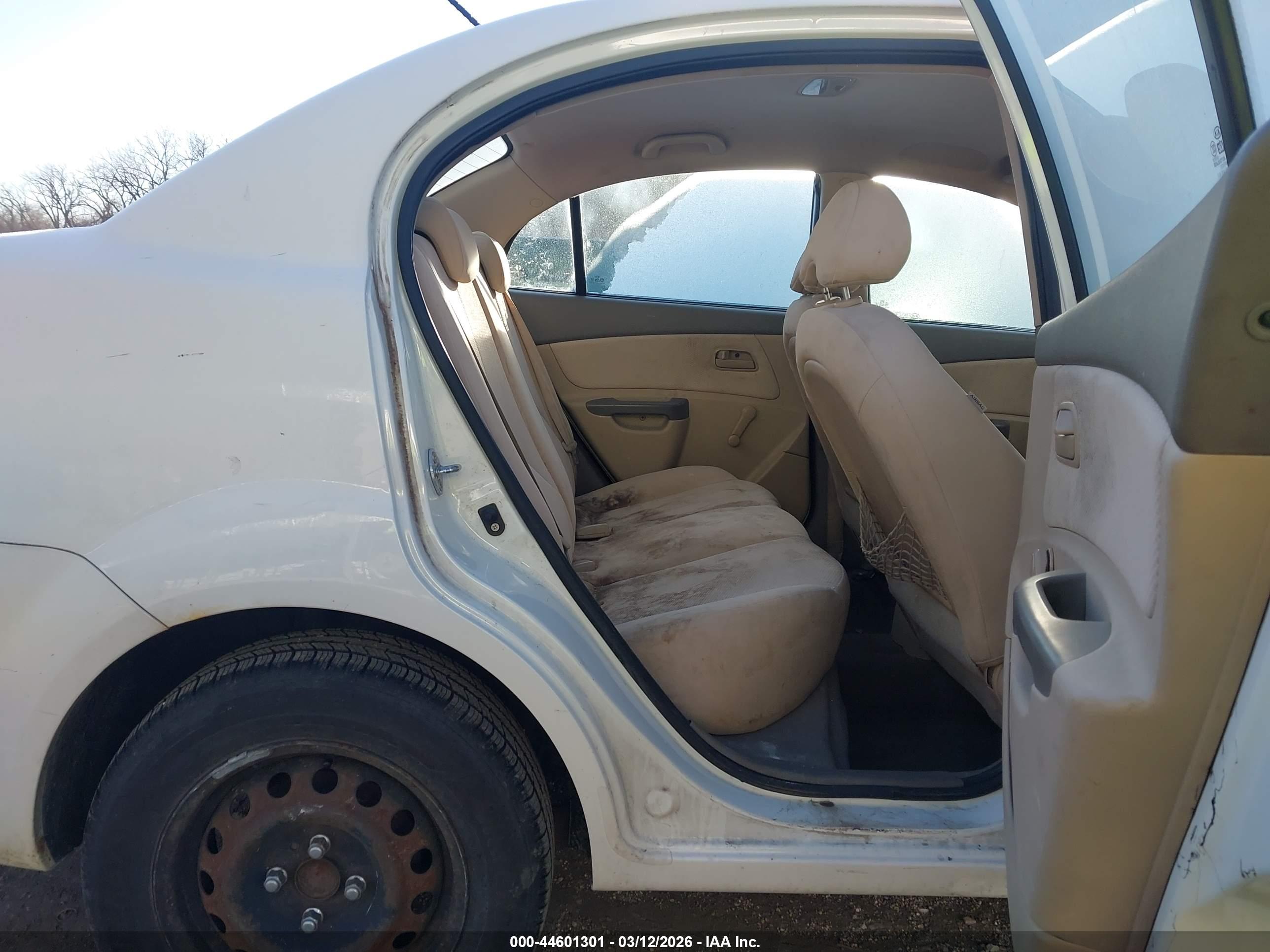 KIA RIO image 8