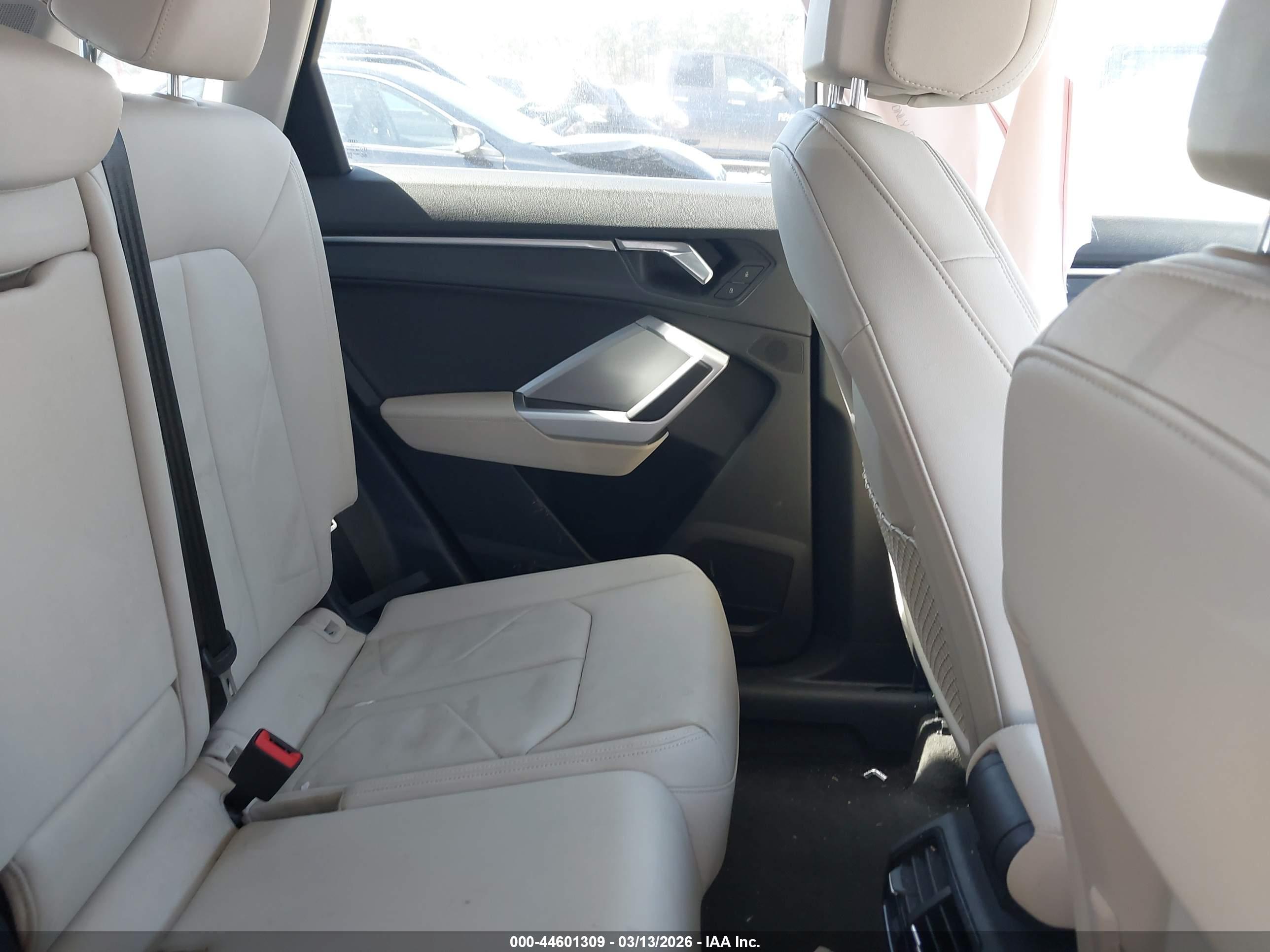 AUDI Q3 image 8