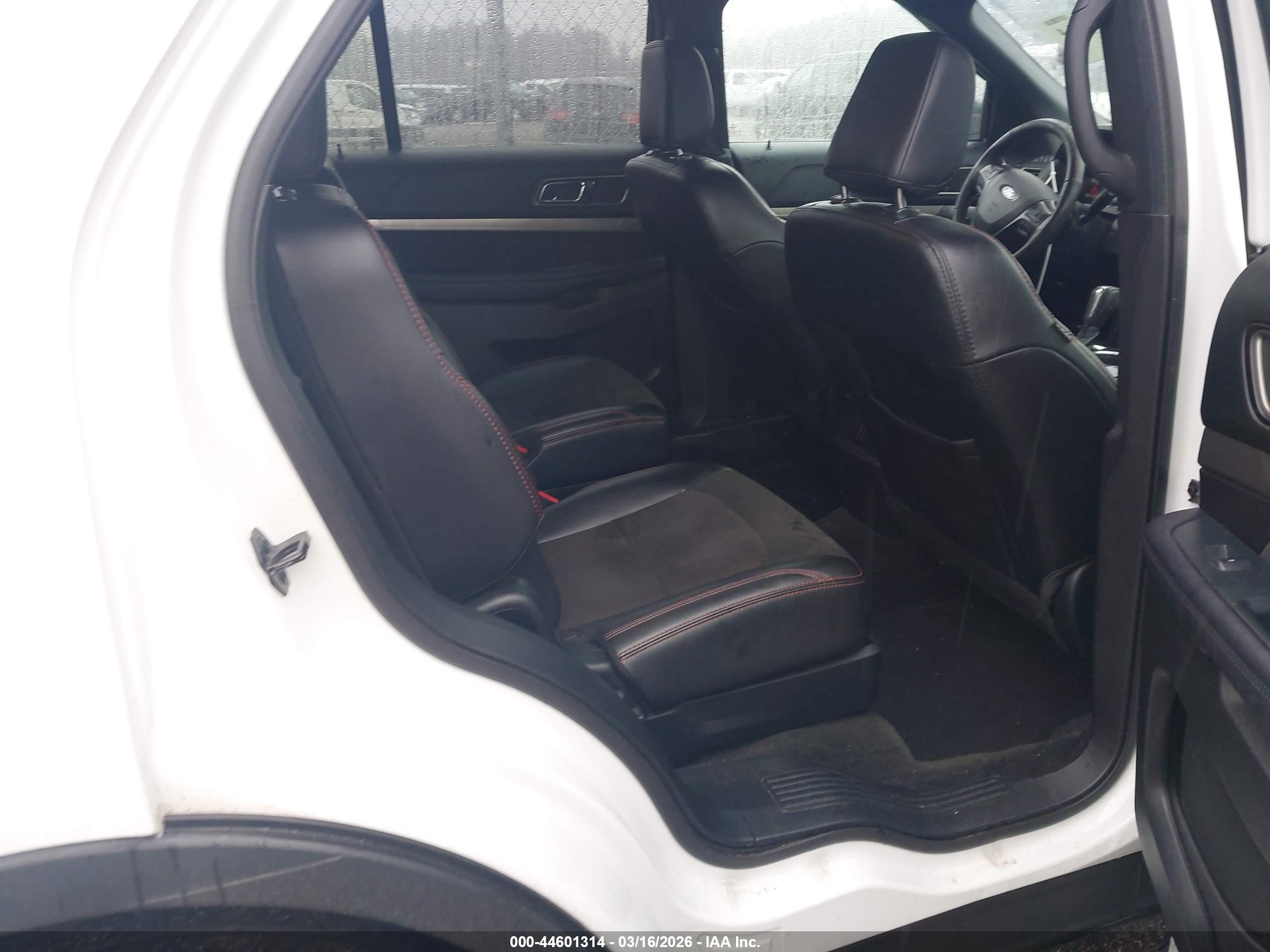 FORD EXPLORER image 8