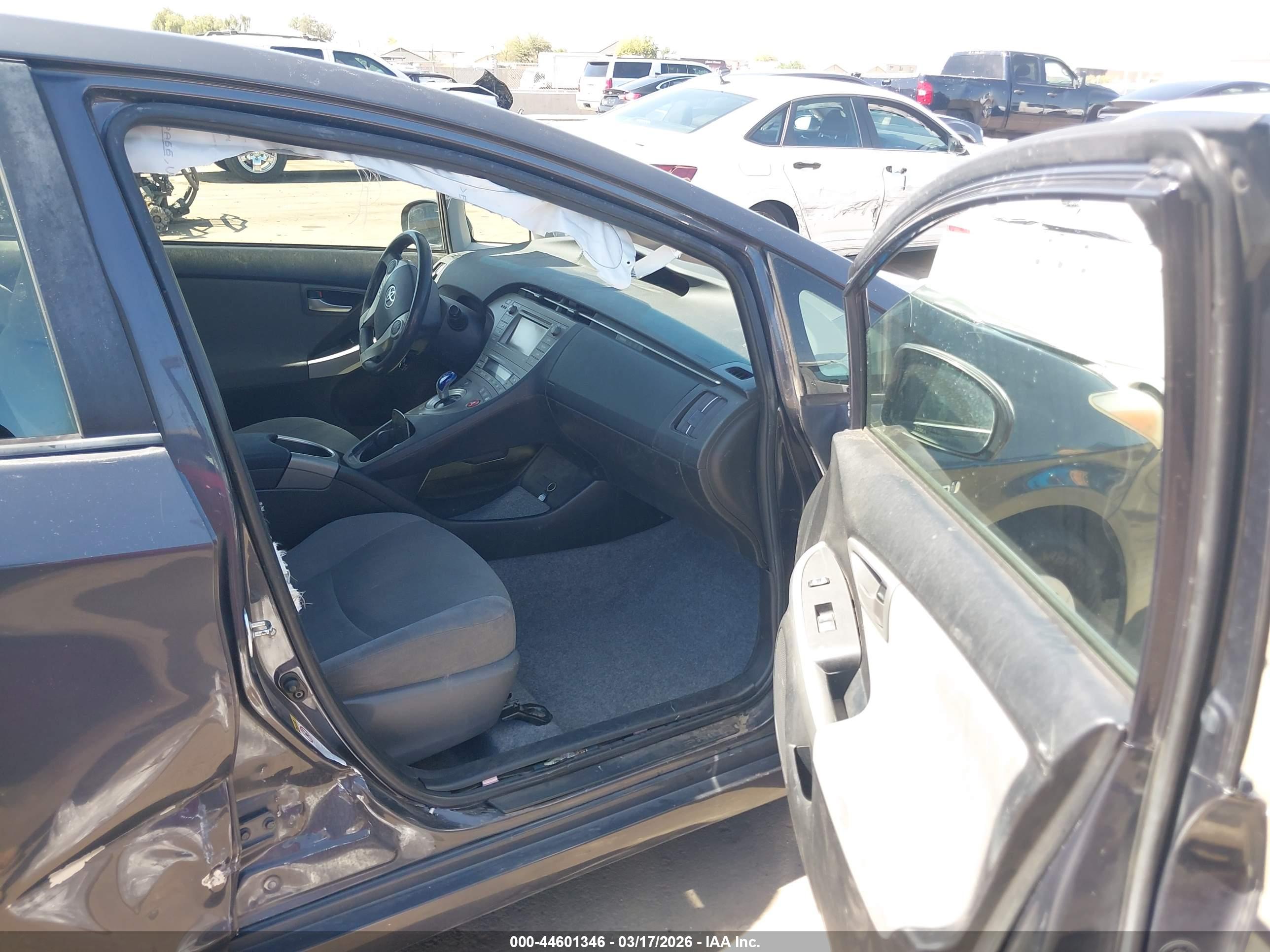 TOYOTA PRIUS image 5
