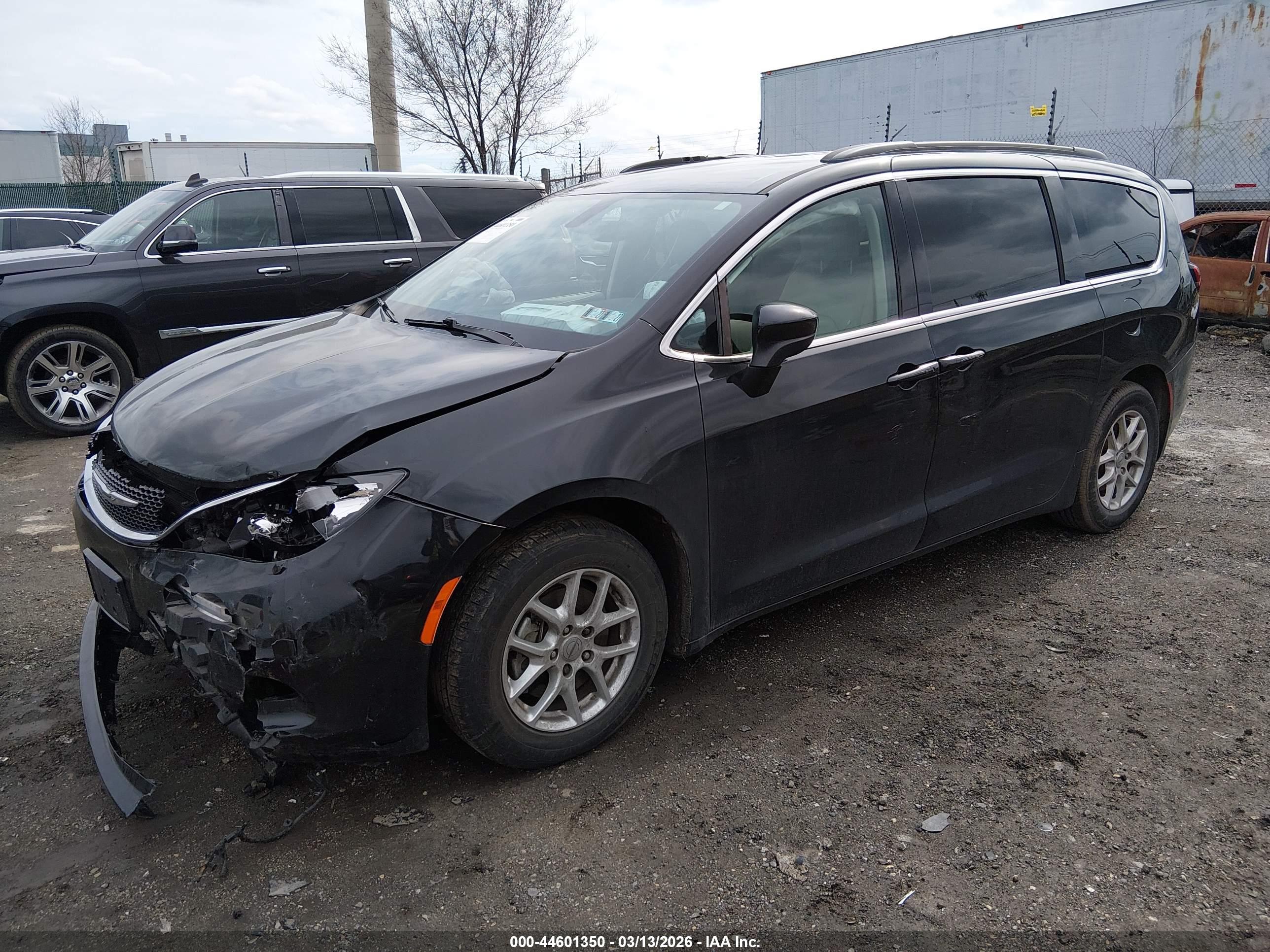 CHRYSLER VOYAGER image 2