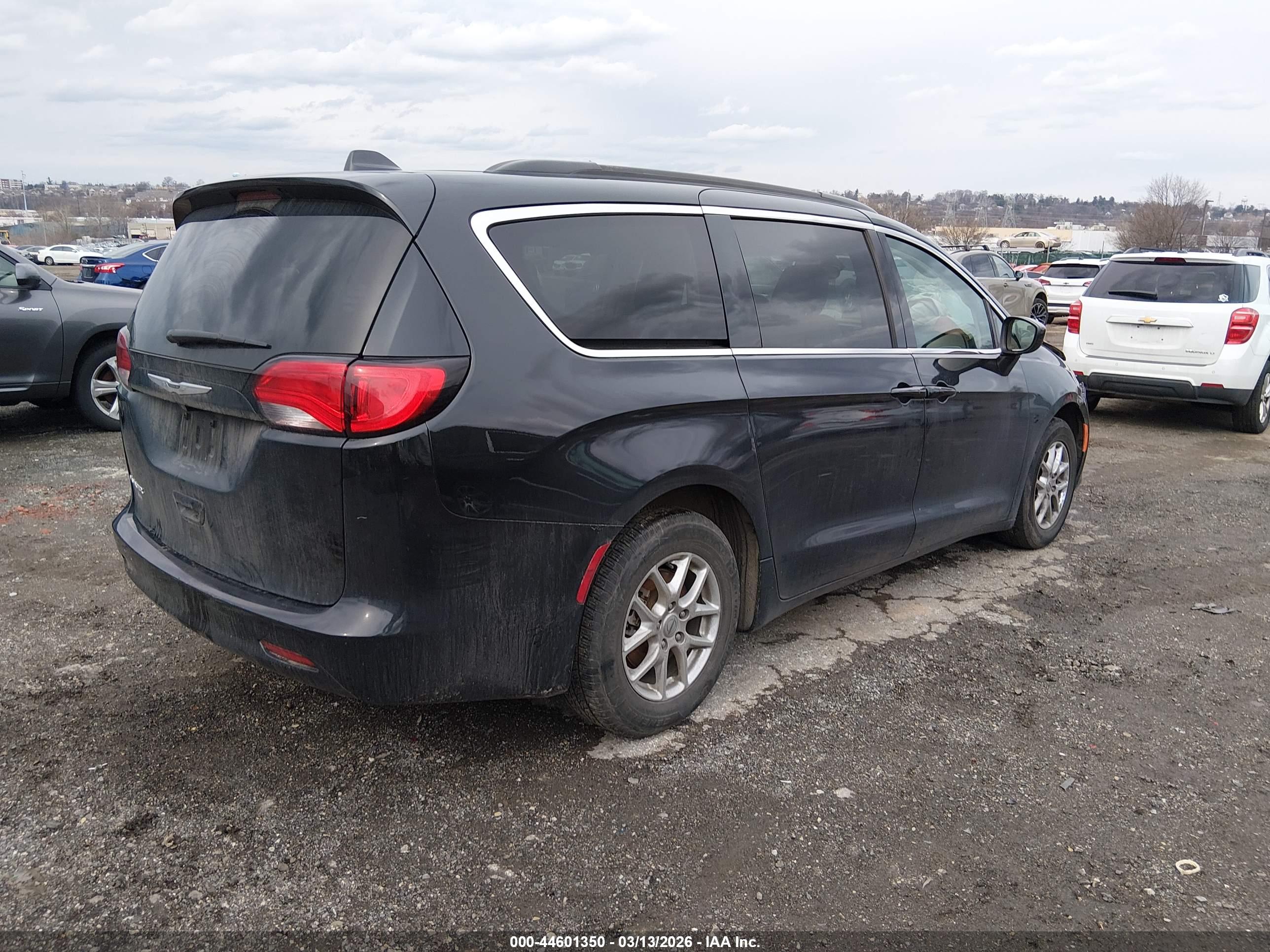 CHRYSLER VOYAGER image 4