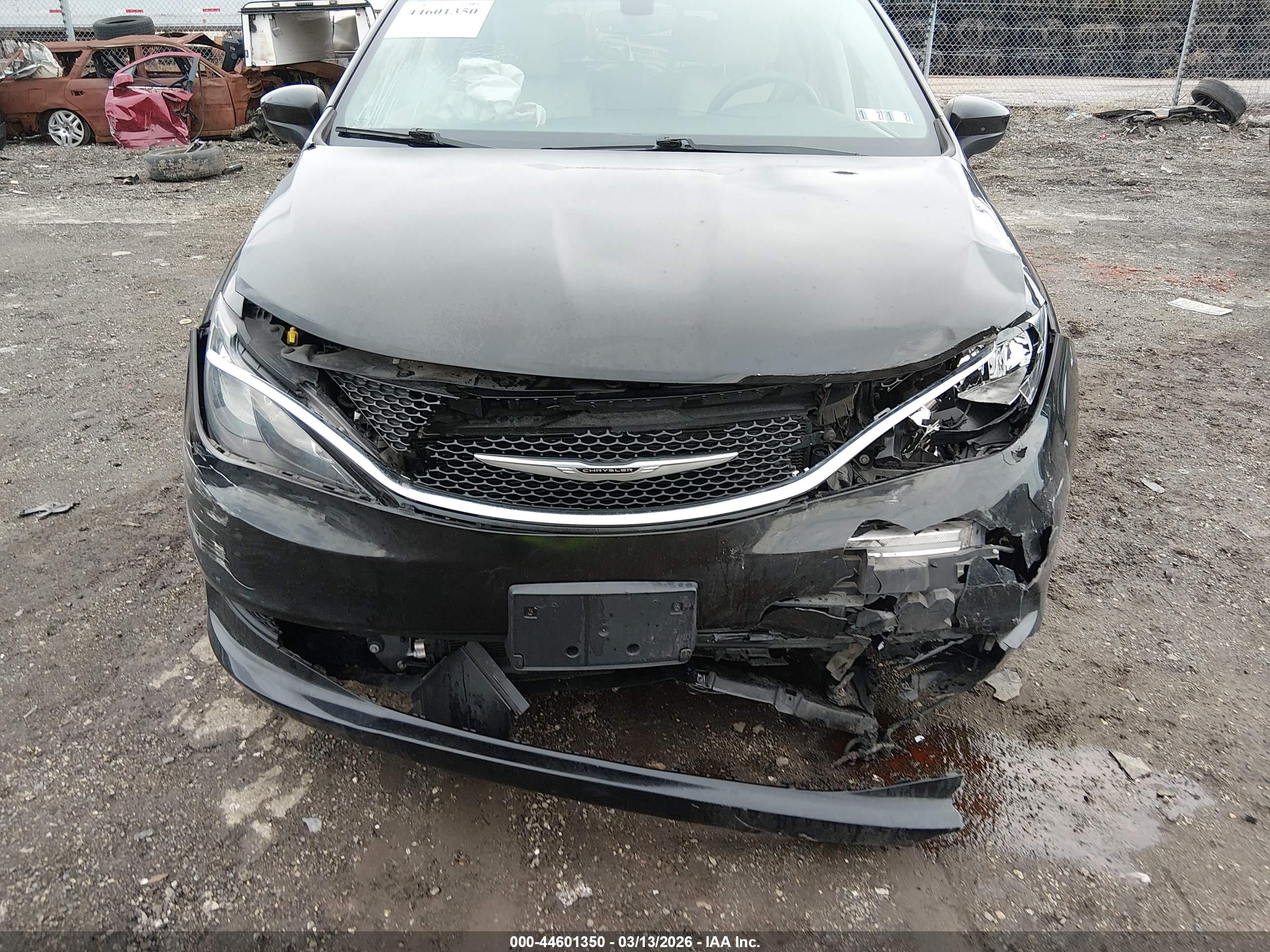 CHRYSLER VOYAGER image 6