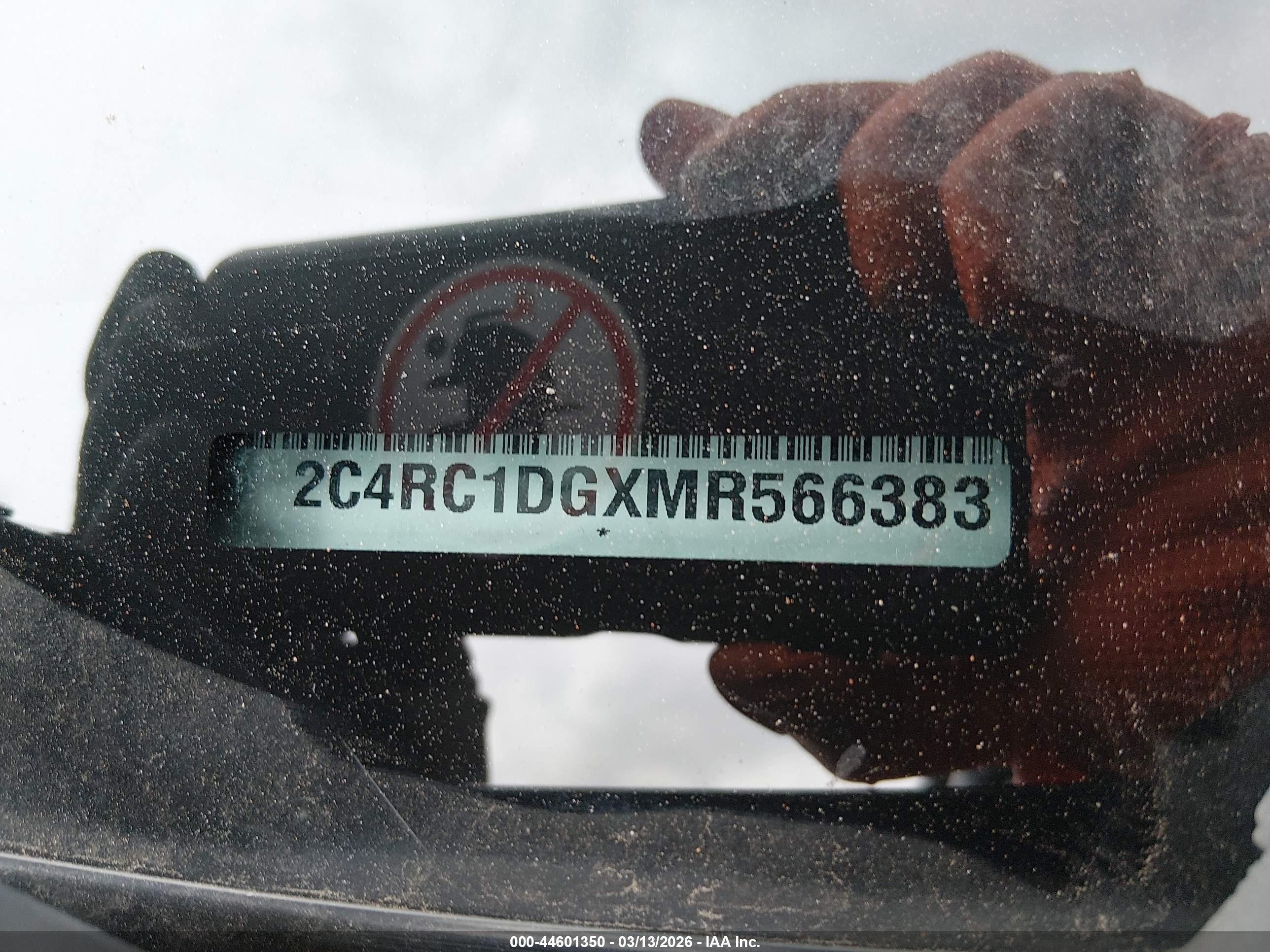 CHRYSLER VOYAGER image 9