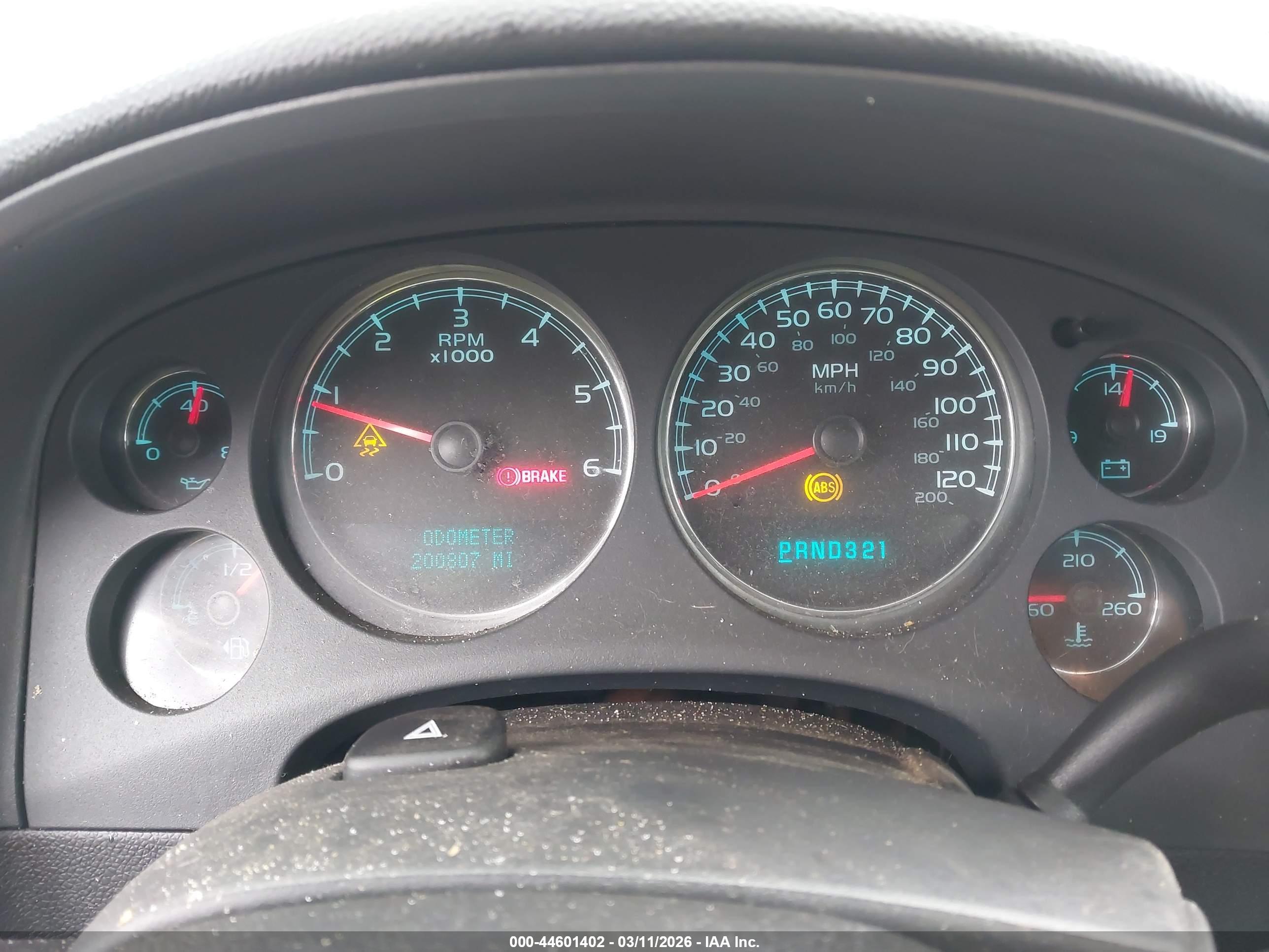 CHEVROLET SUBURBAN image 7