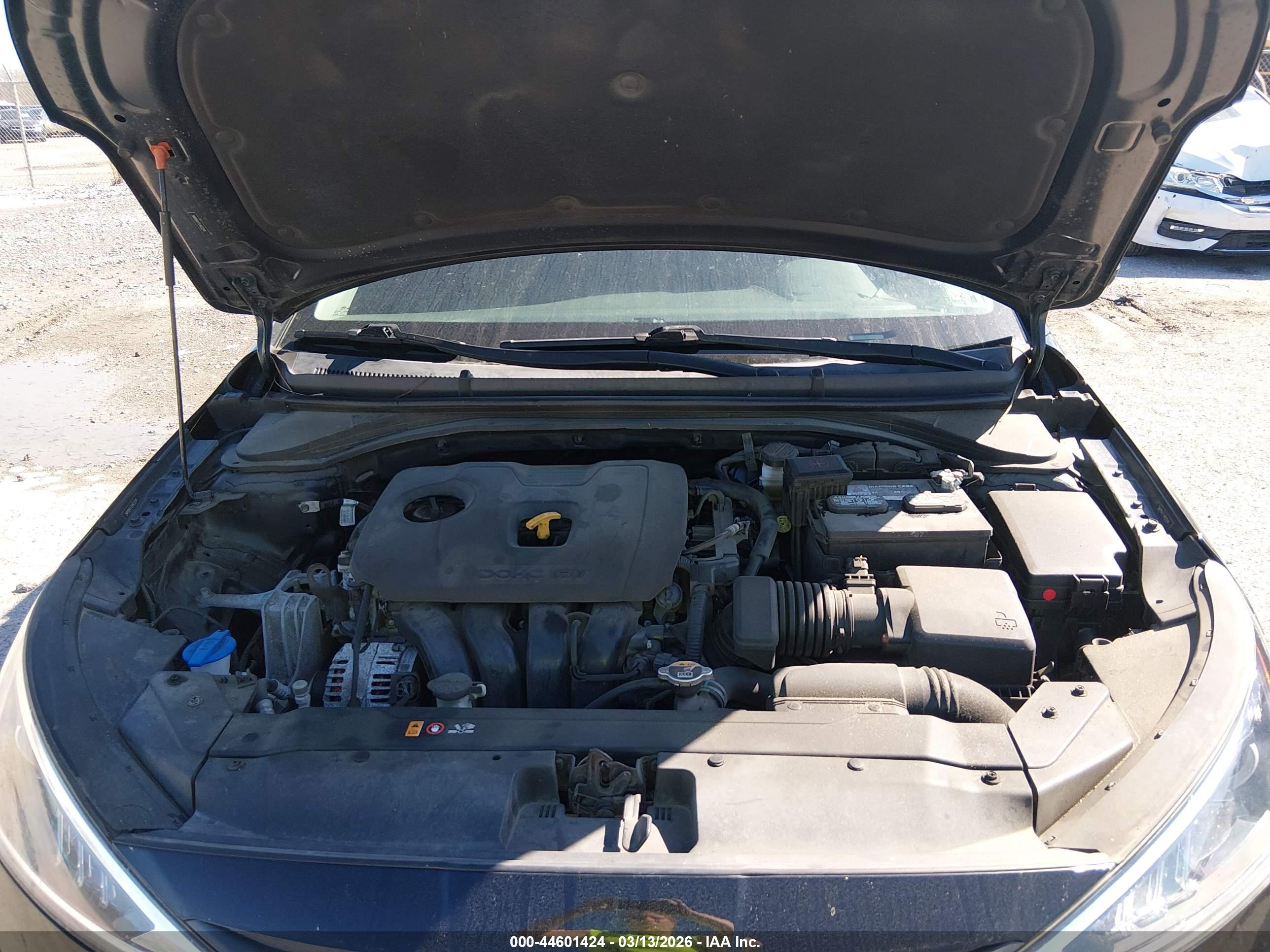 HYUNDAI ELANTRA image 10