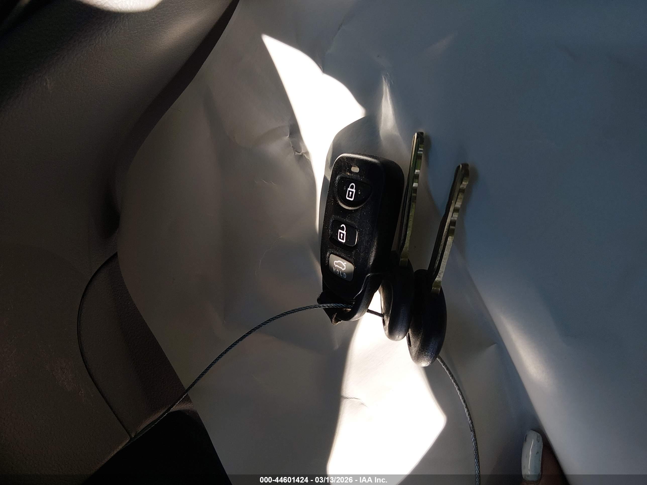 HYUNDAI ELANTRA image 11