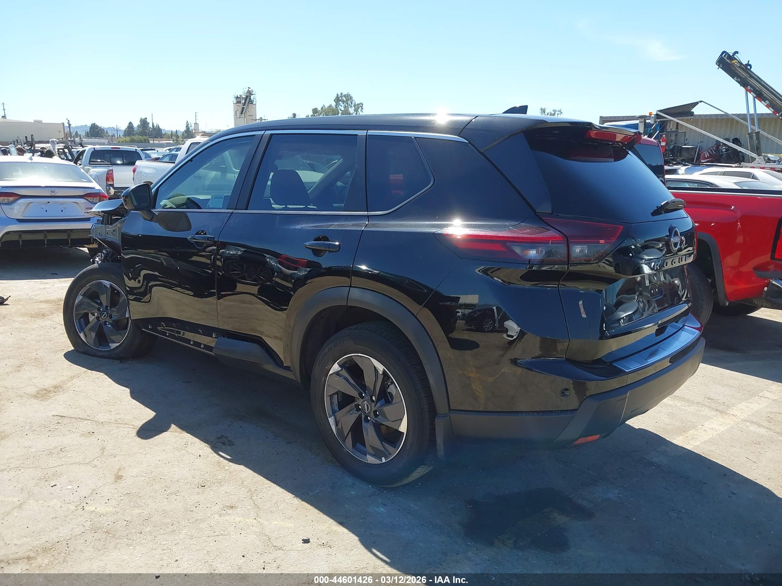 NISSAN ROGUE image 3