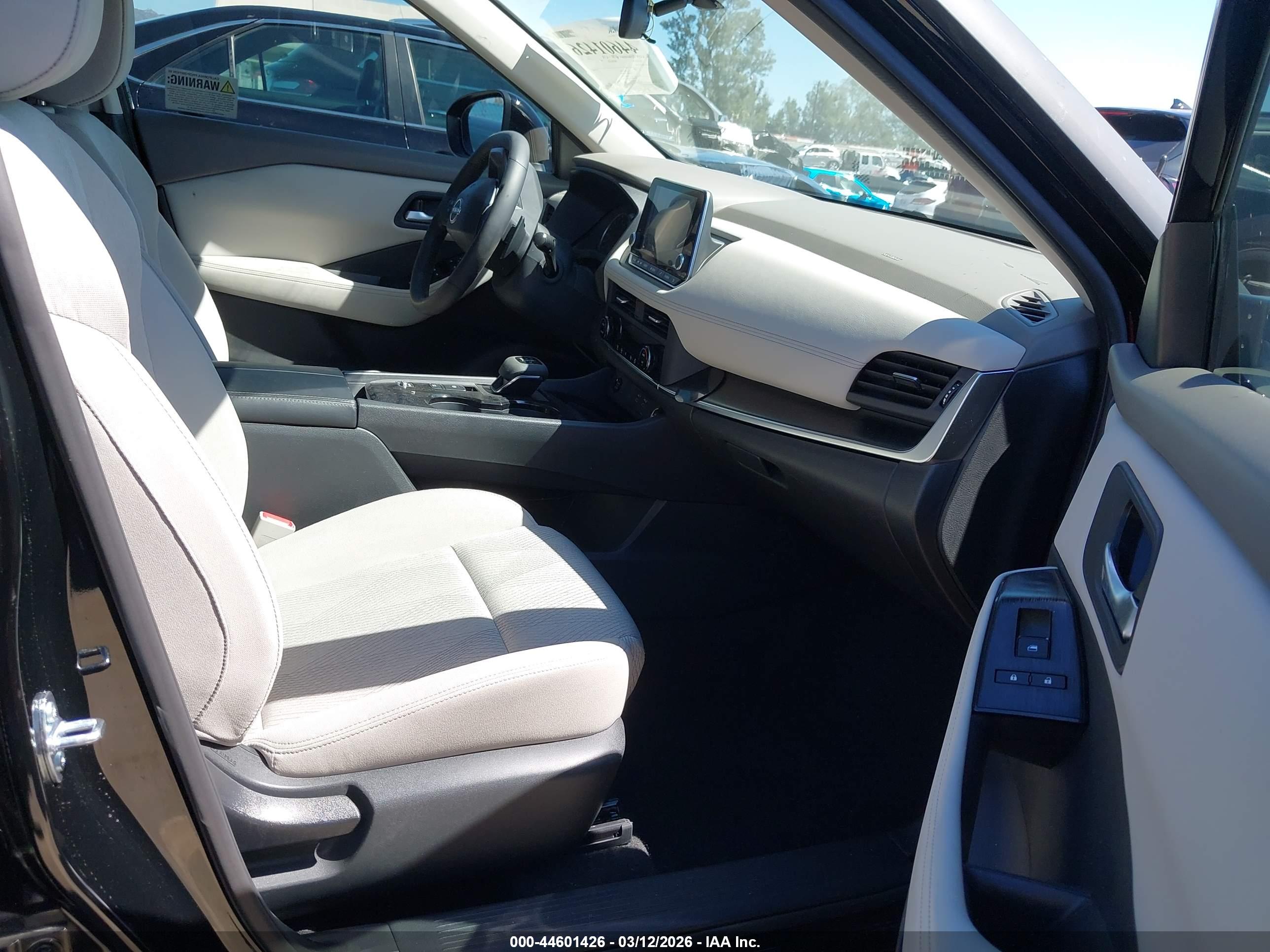 NISSAN ROGUE image 5