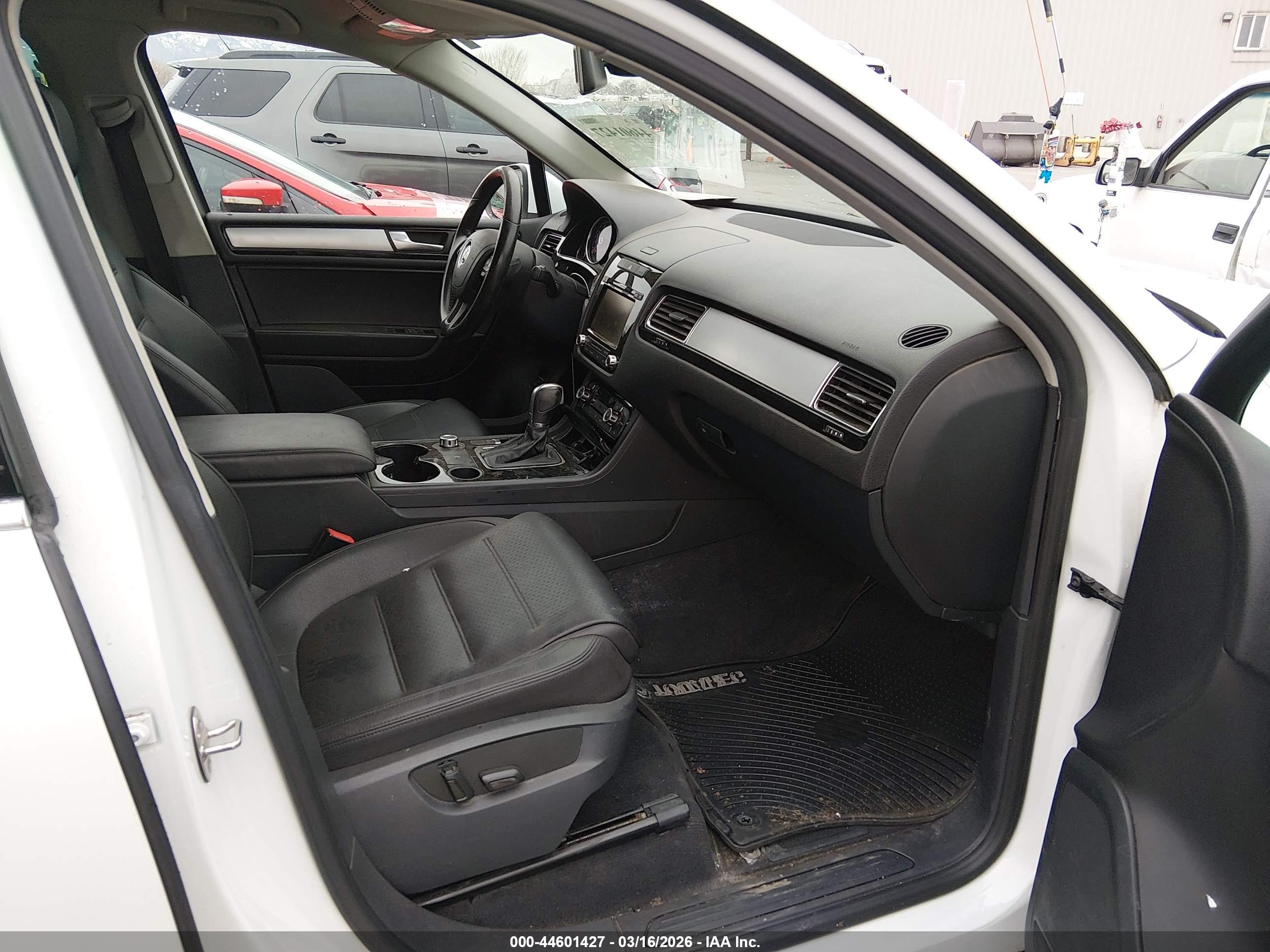 VOLKSWAGEN TOUAREG image 5