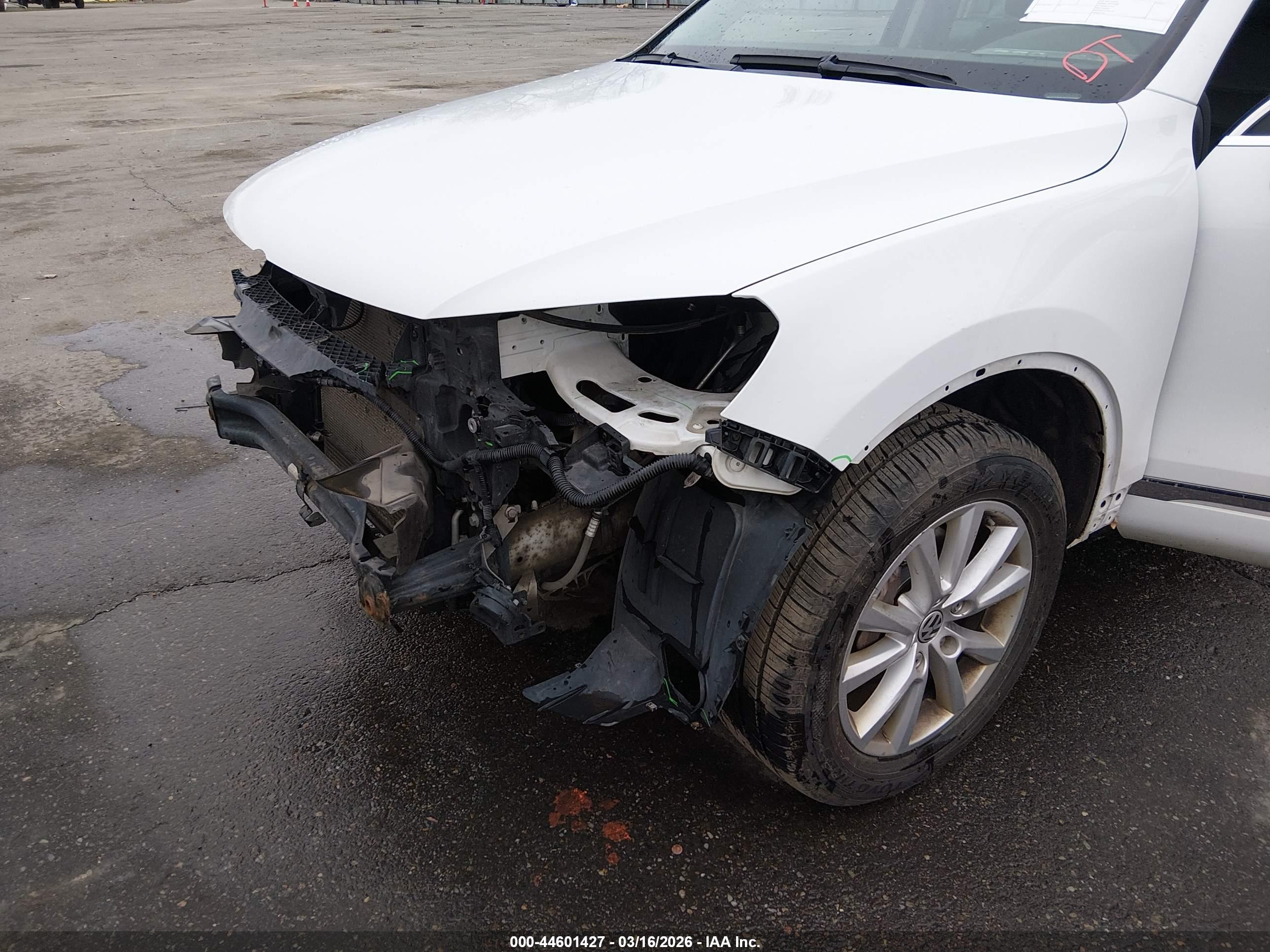 VOLKSWAGEN TOUAREG image 6
