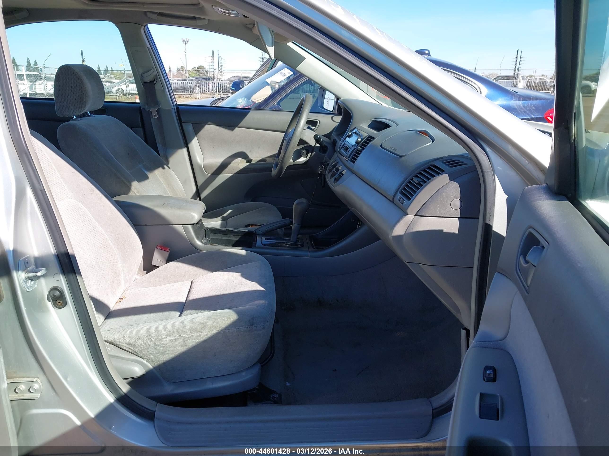 TOYOTA CAMRY image 5
