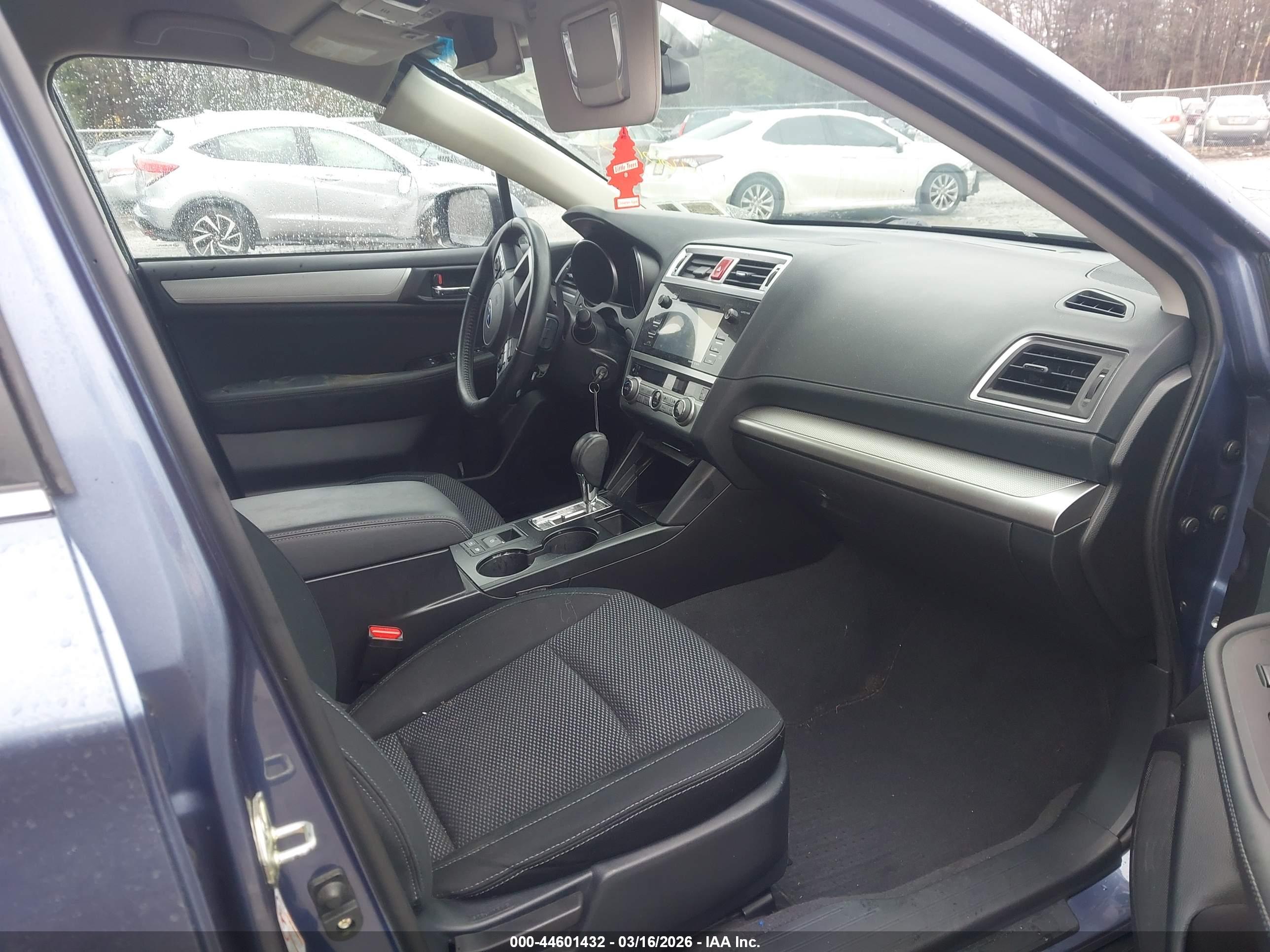 SUBARU OUTBACK image 5