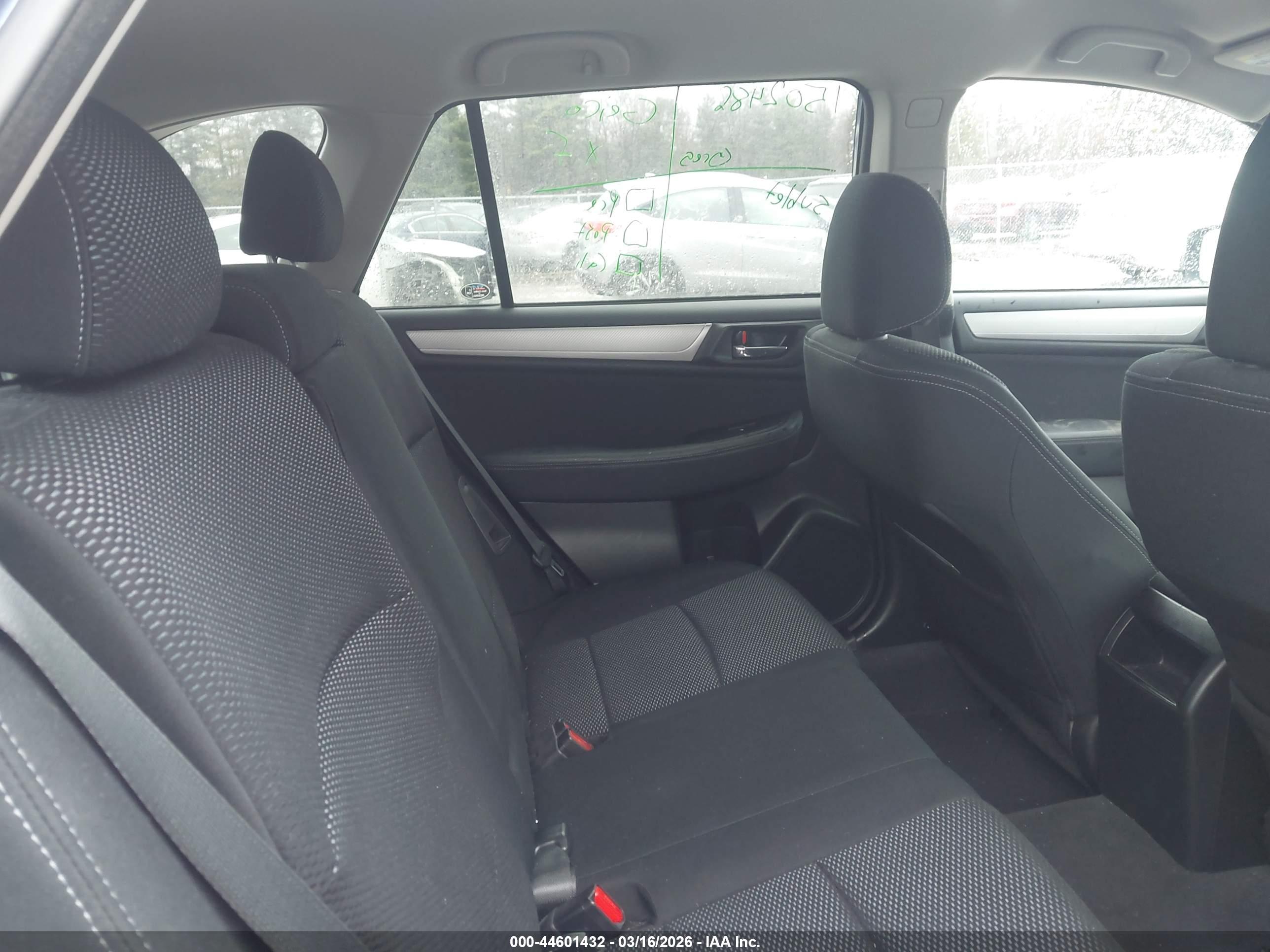 SUBARU OUTBACK image 8