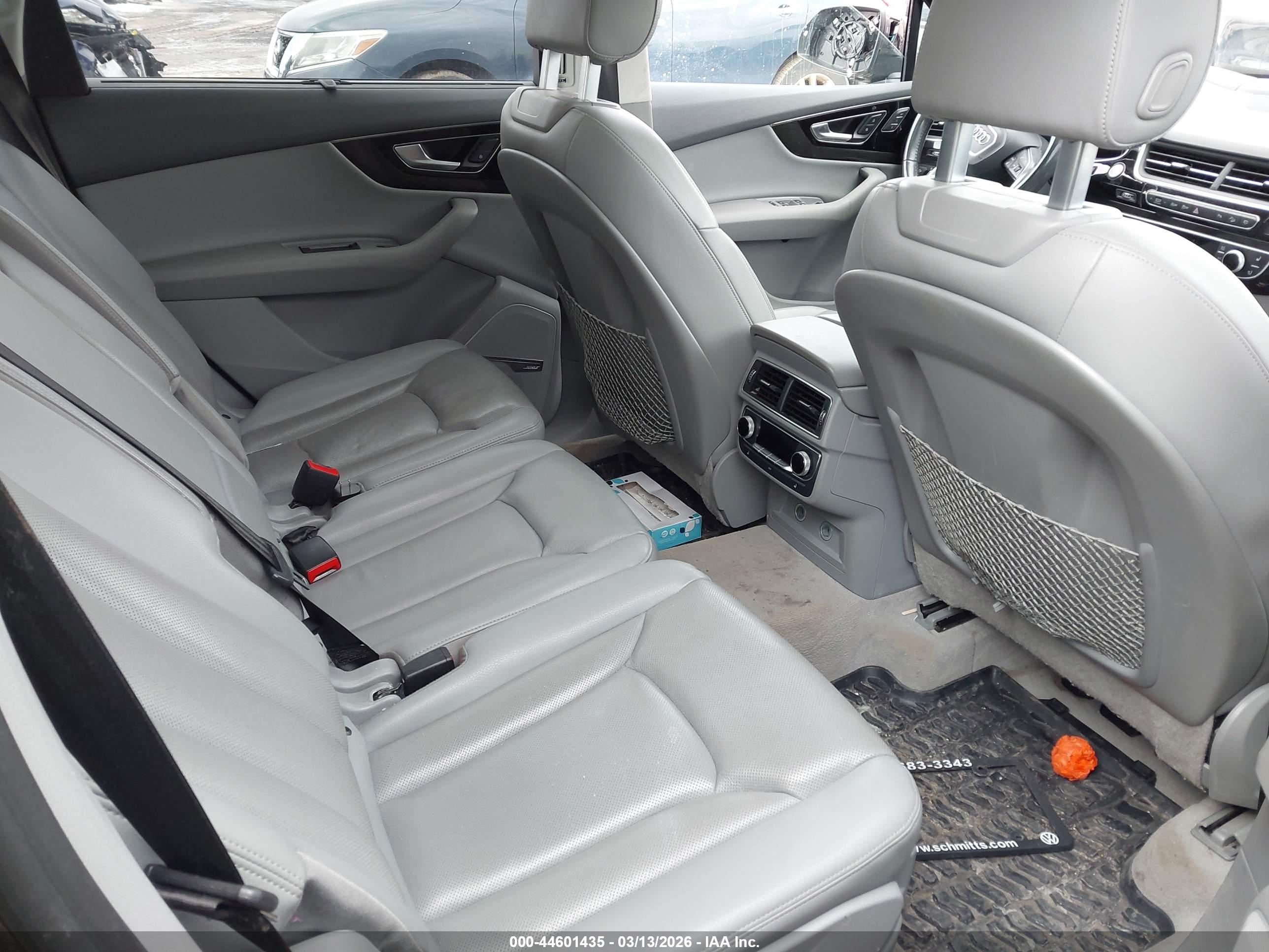 AUDI Q7 image 8