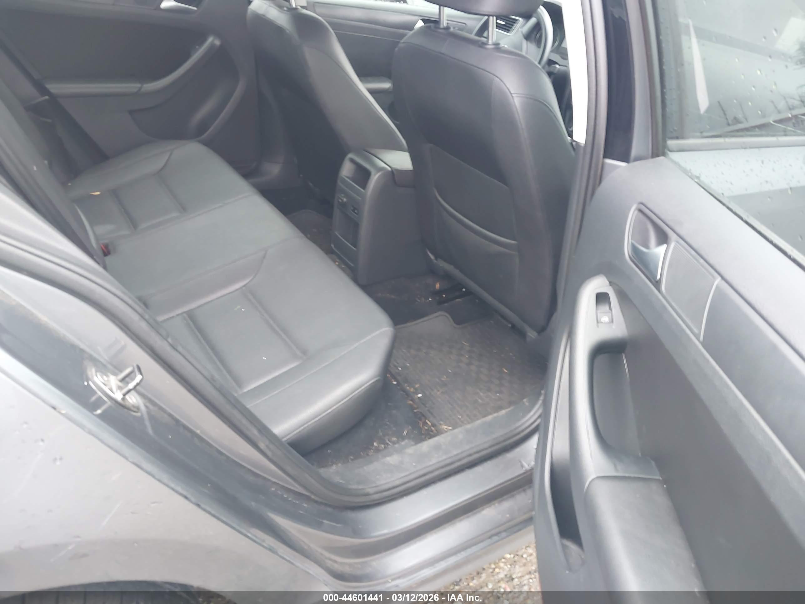 VOLKSWAGEN JETTA image 8