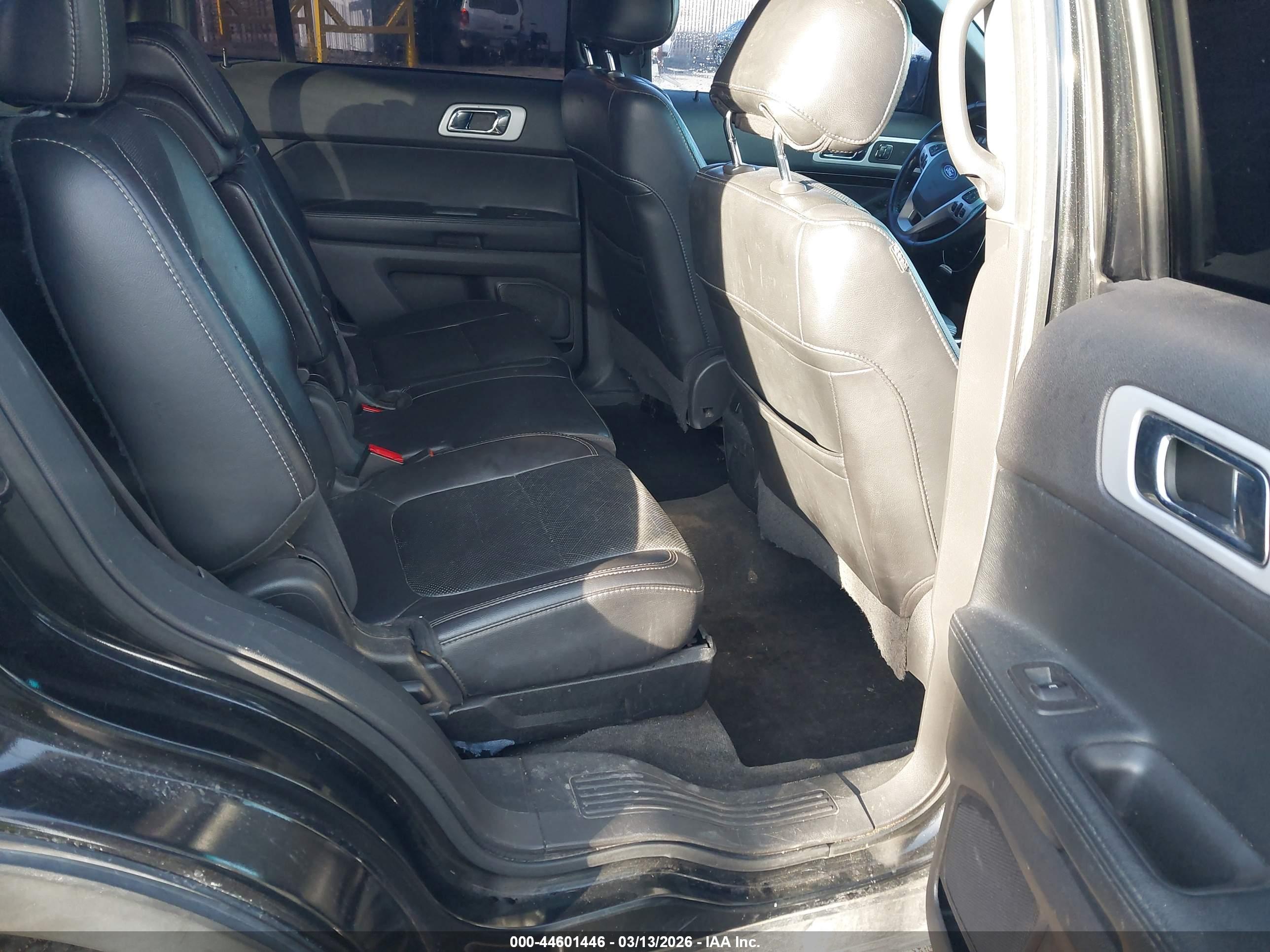 FORD EXPLORER image 8