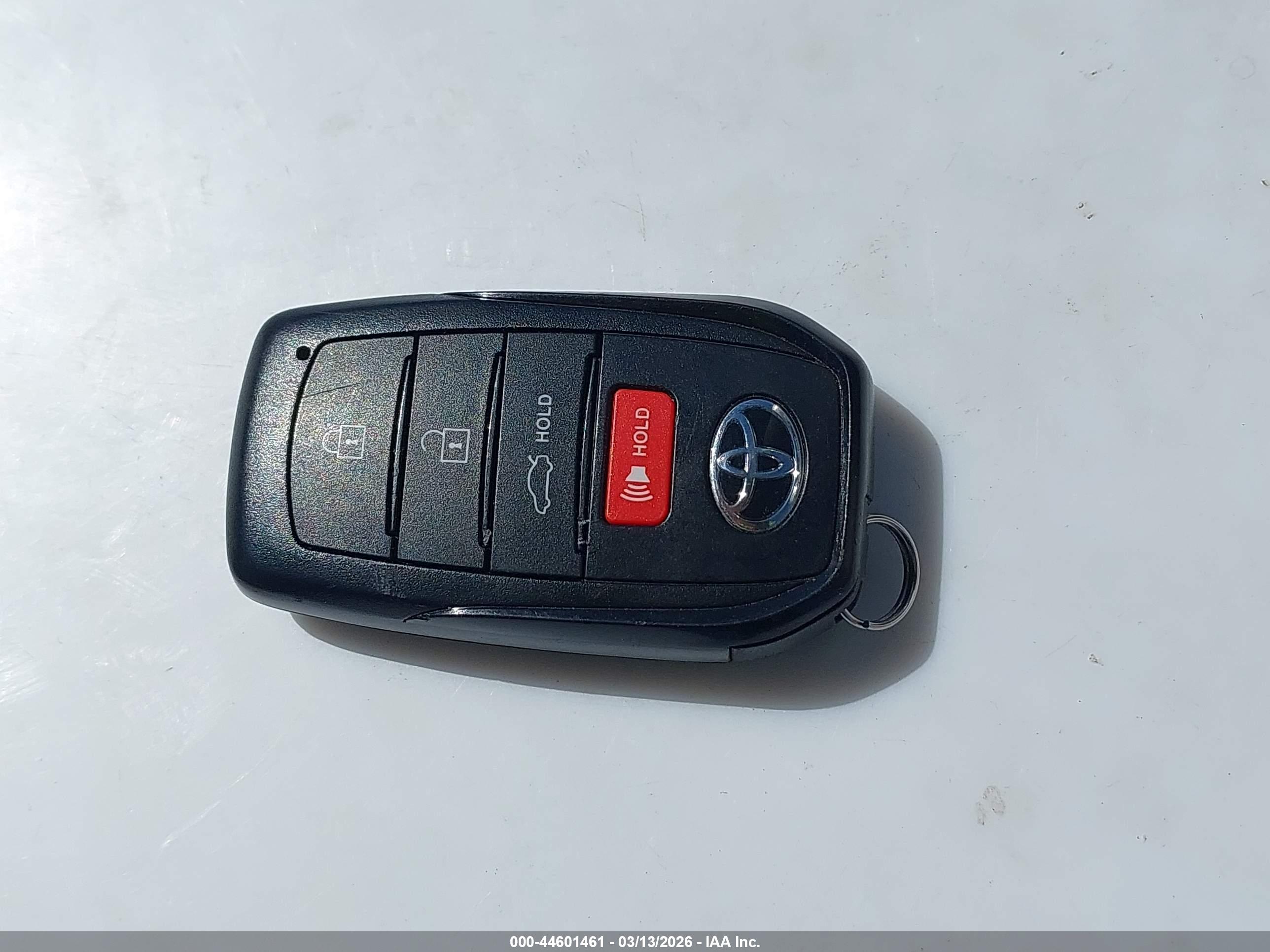 TOYOTA CAMRY image 11