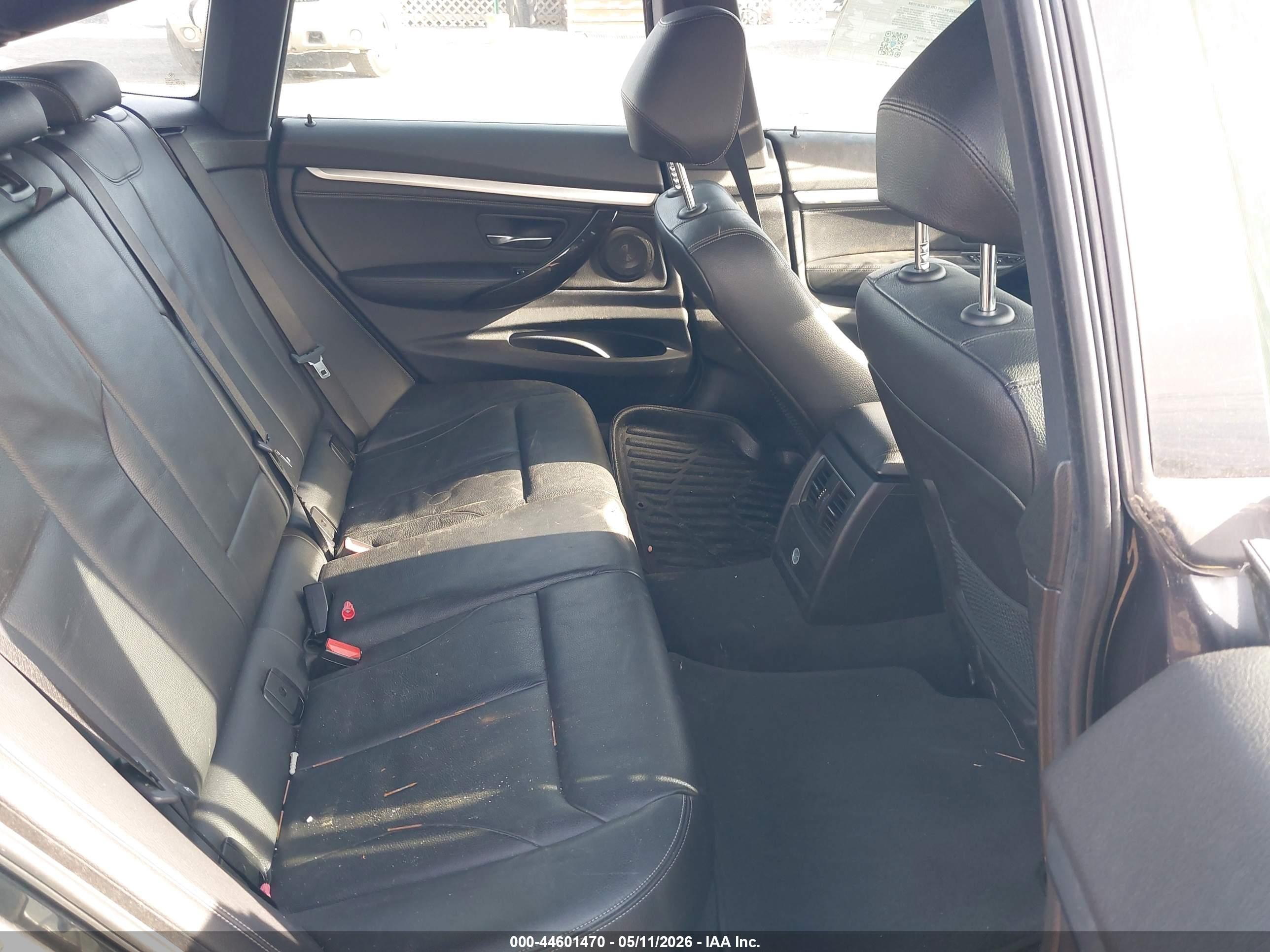 BMW 330I image 8