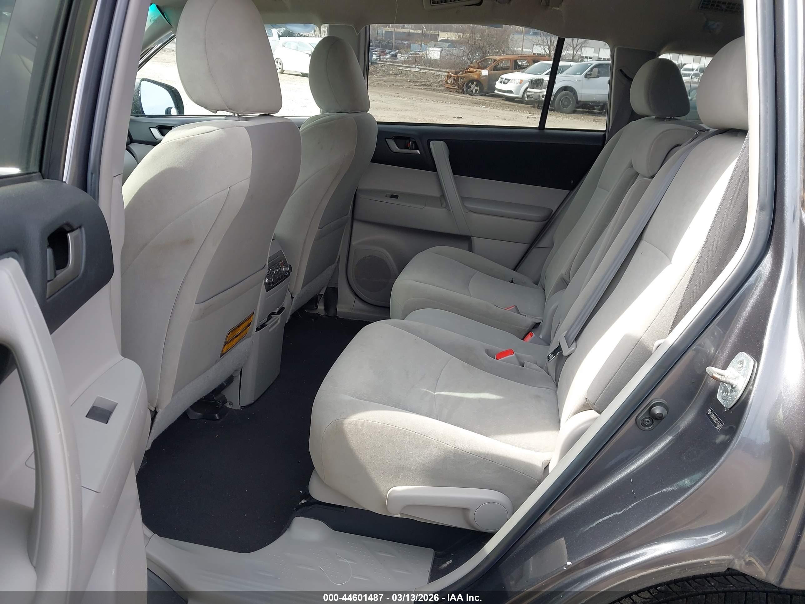 TOYOTA HIGHLANDER image 8