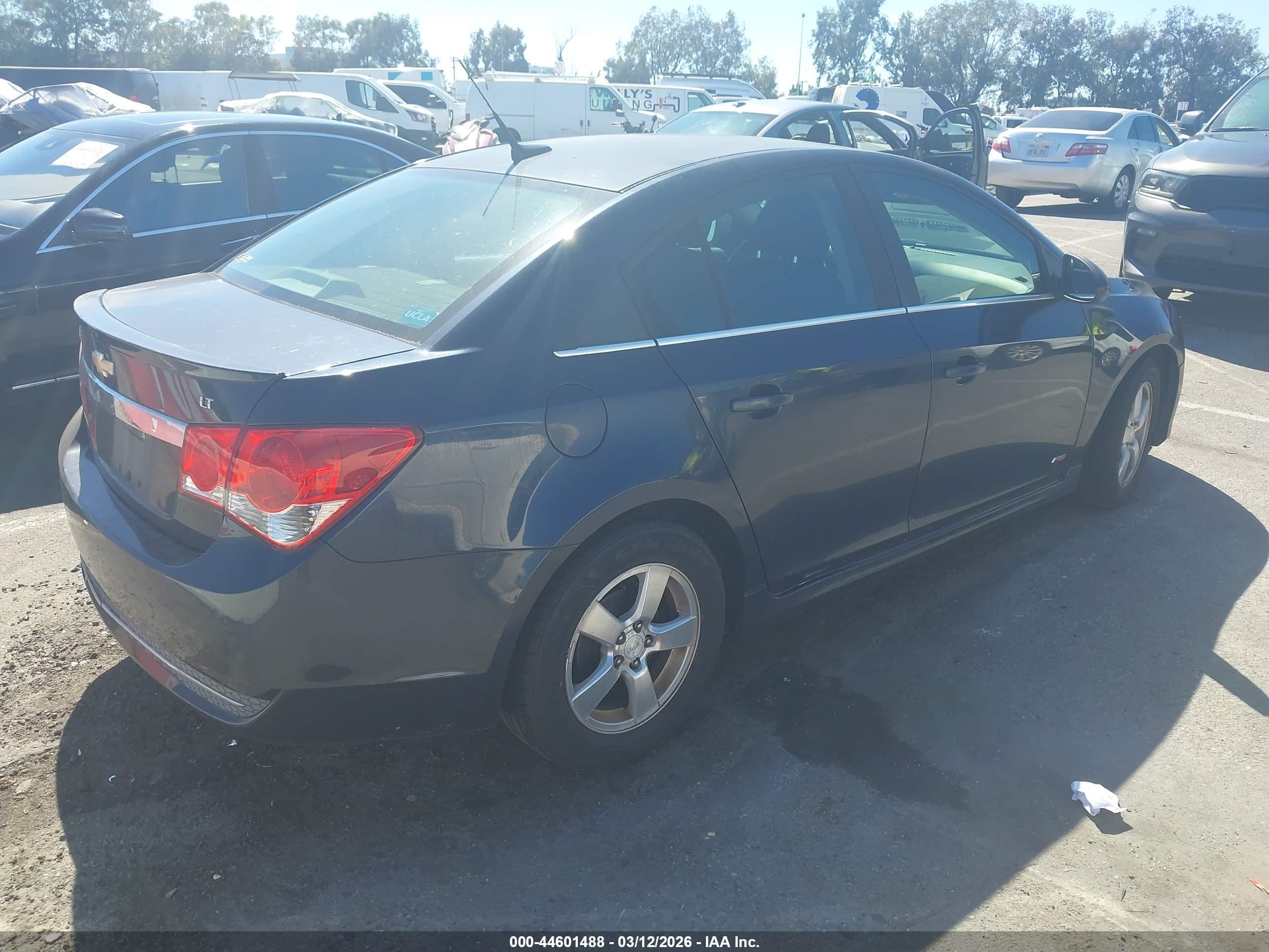 CHEVROLET CRUZE image 4