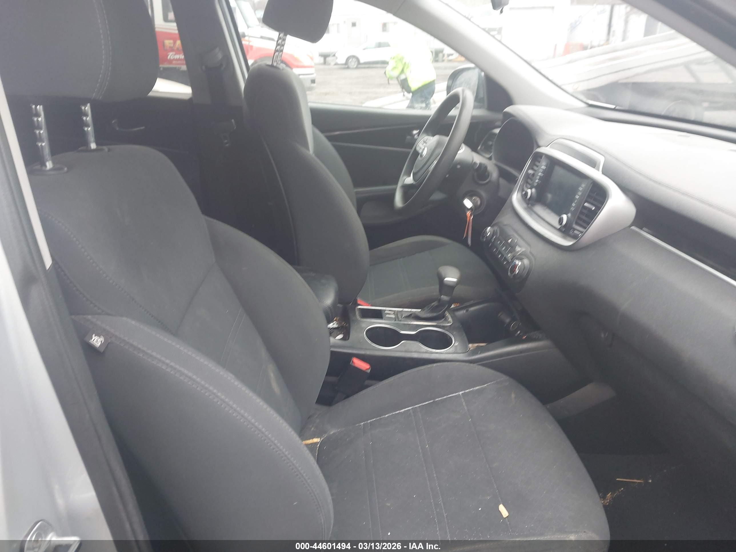KIA SORENTO image 5