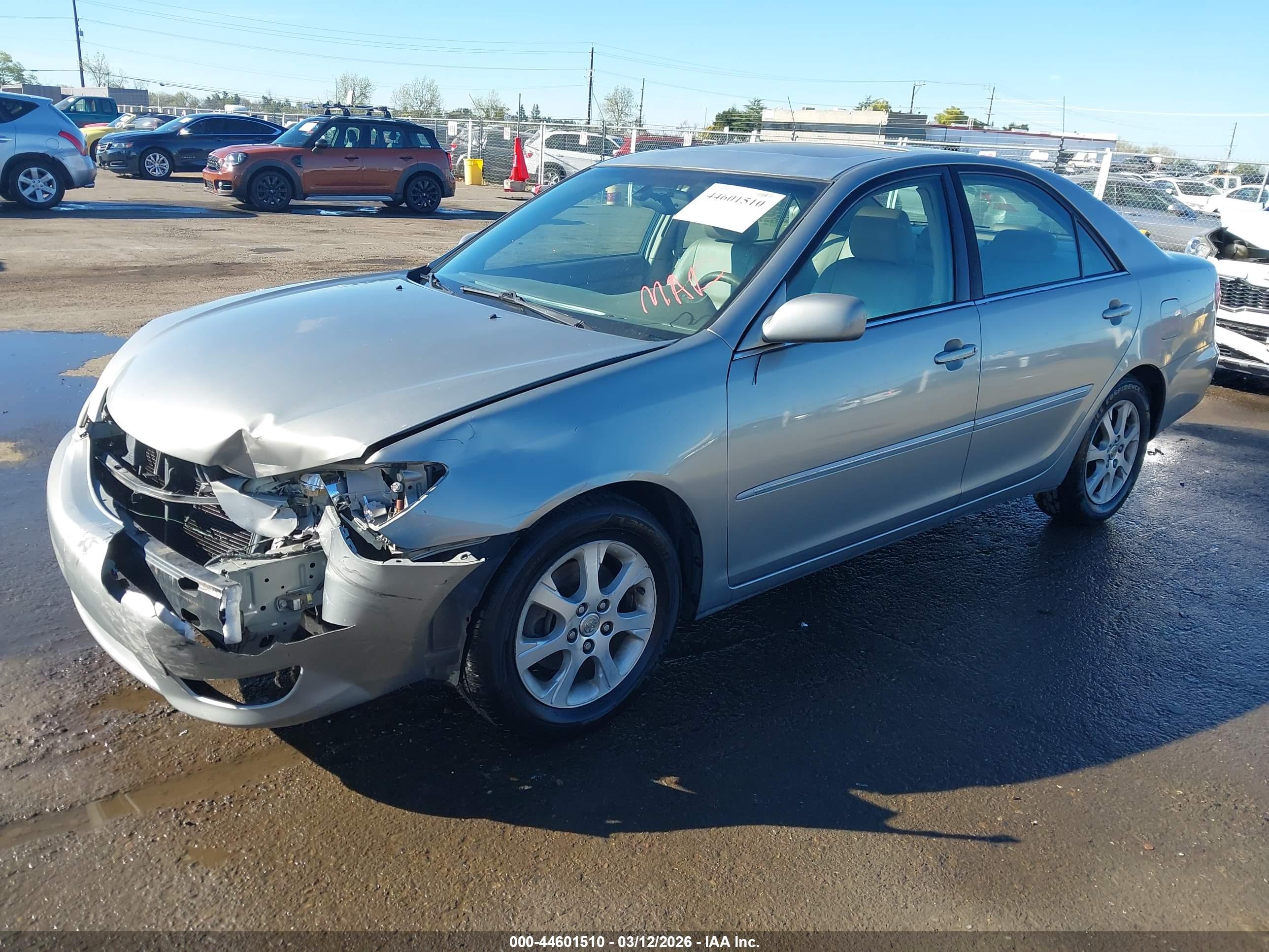 TOYOTA CAMRY image 2