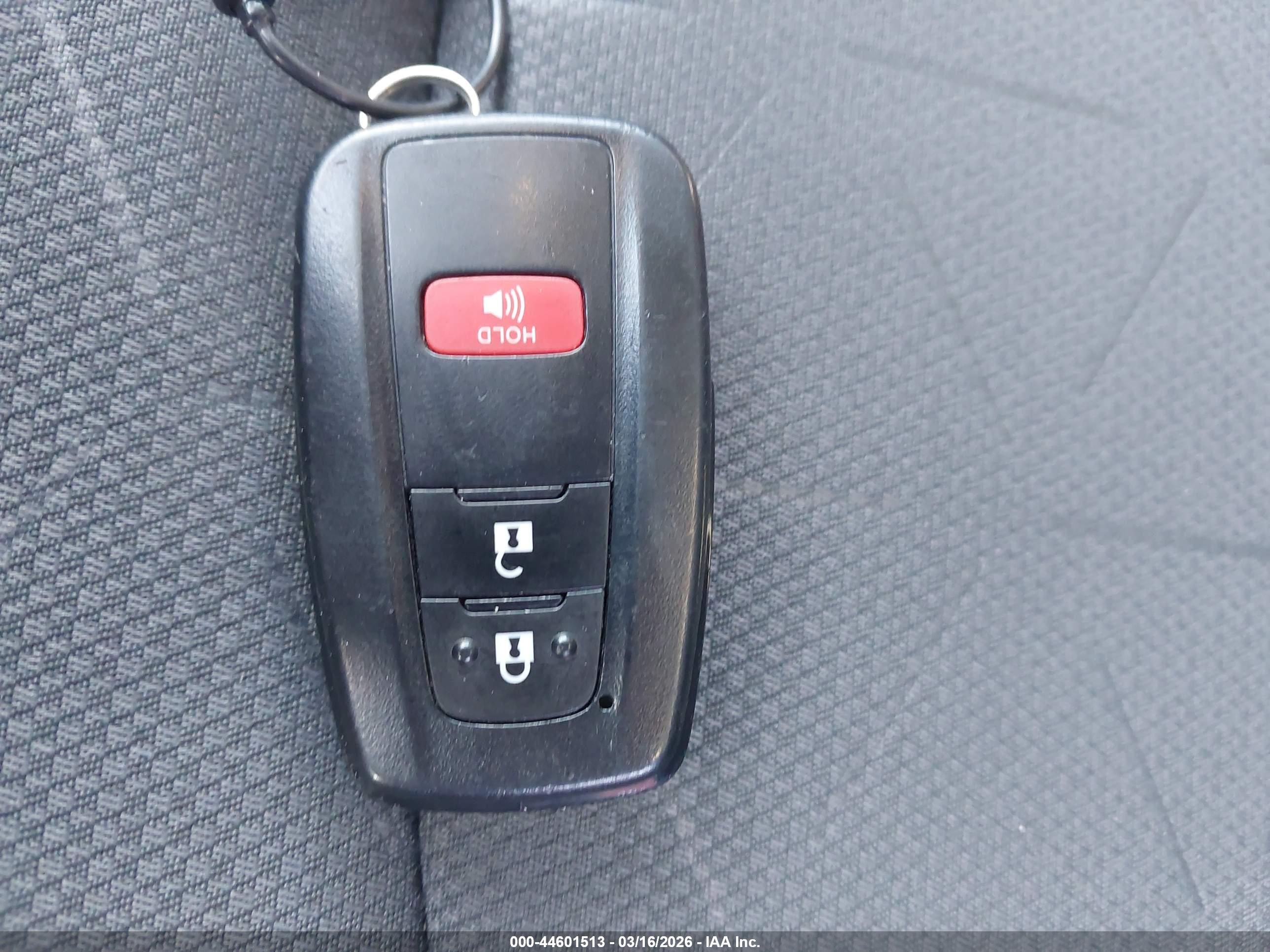 TOYOTA RAV4 image 11