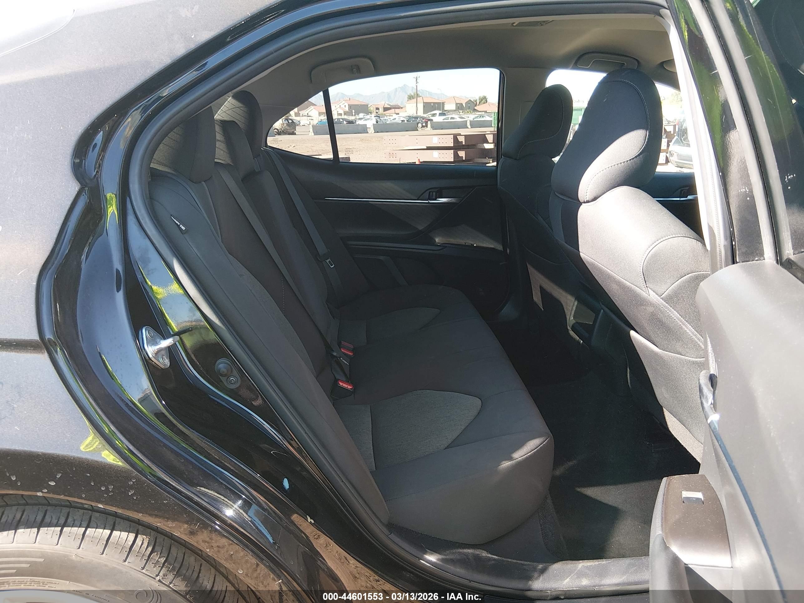 TOYOTA CAMRY image 8