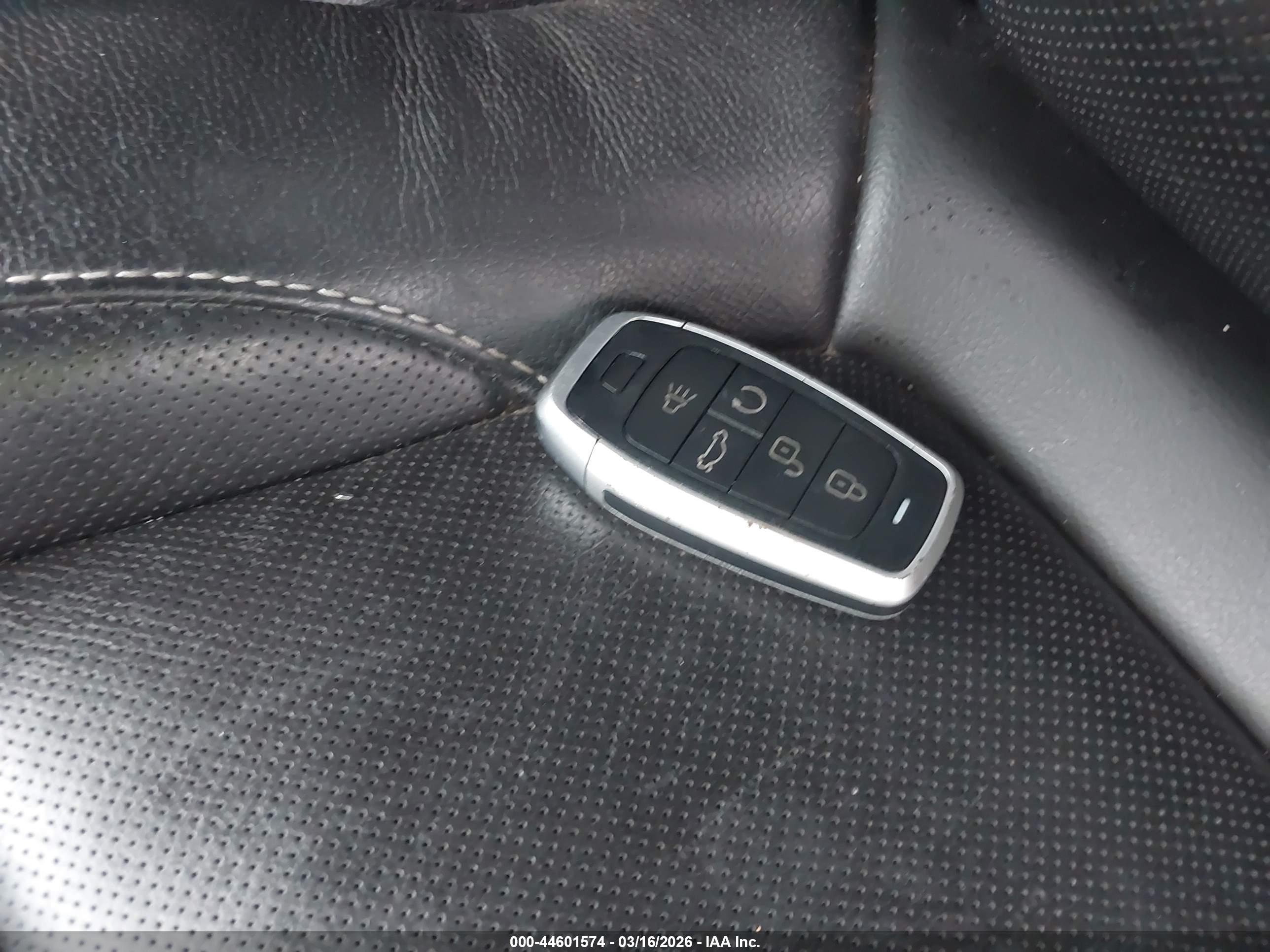 GMC ACADIA image 11