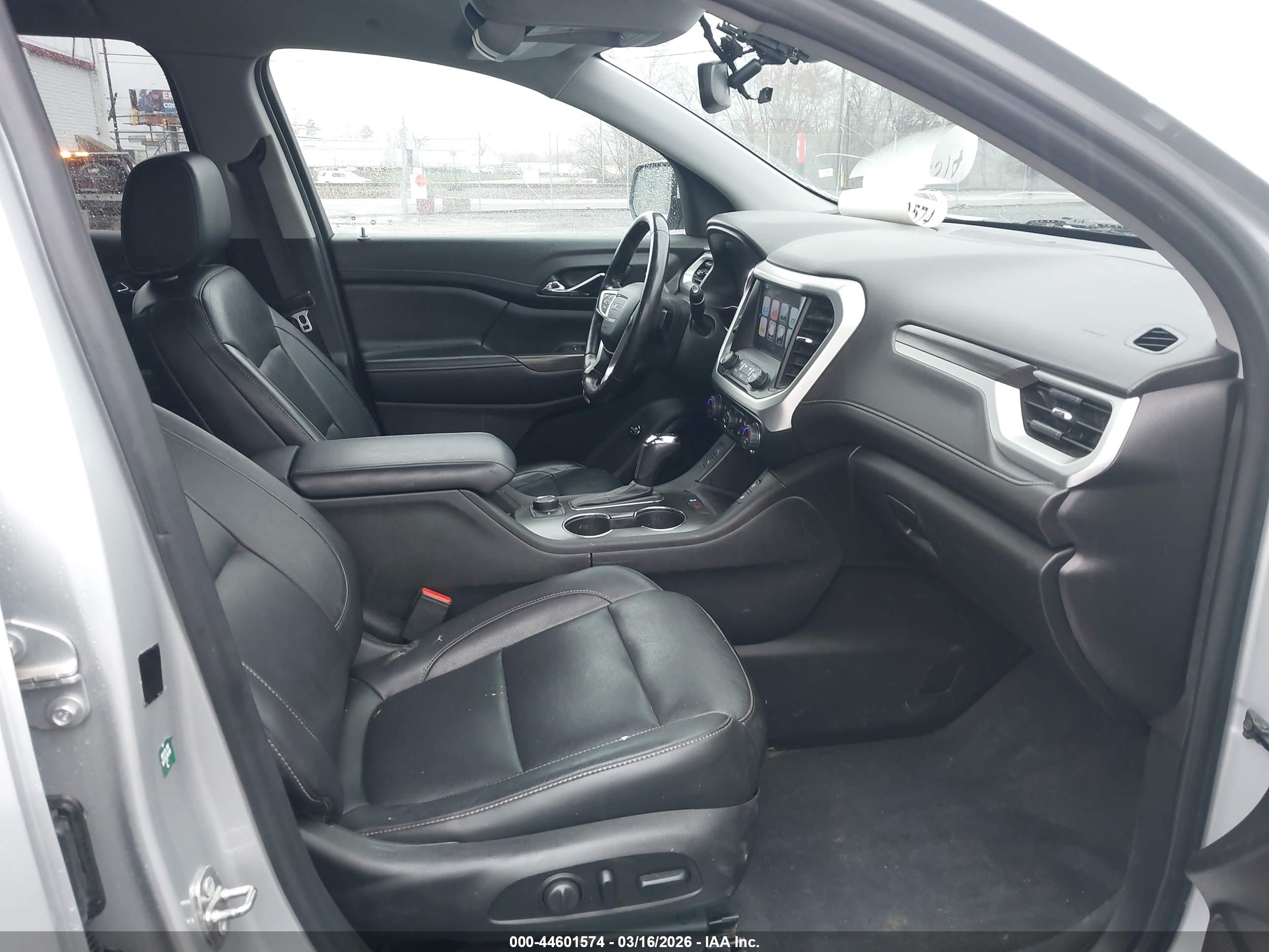 GMC ACADIA image 5