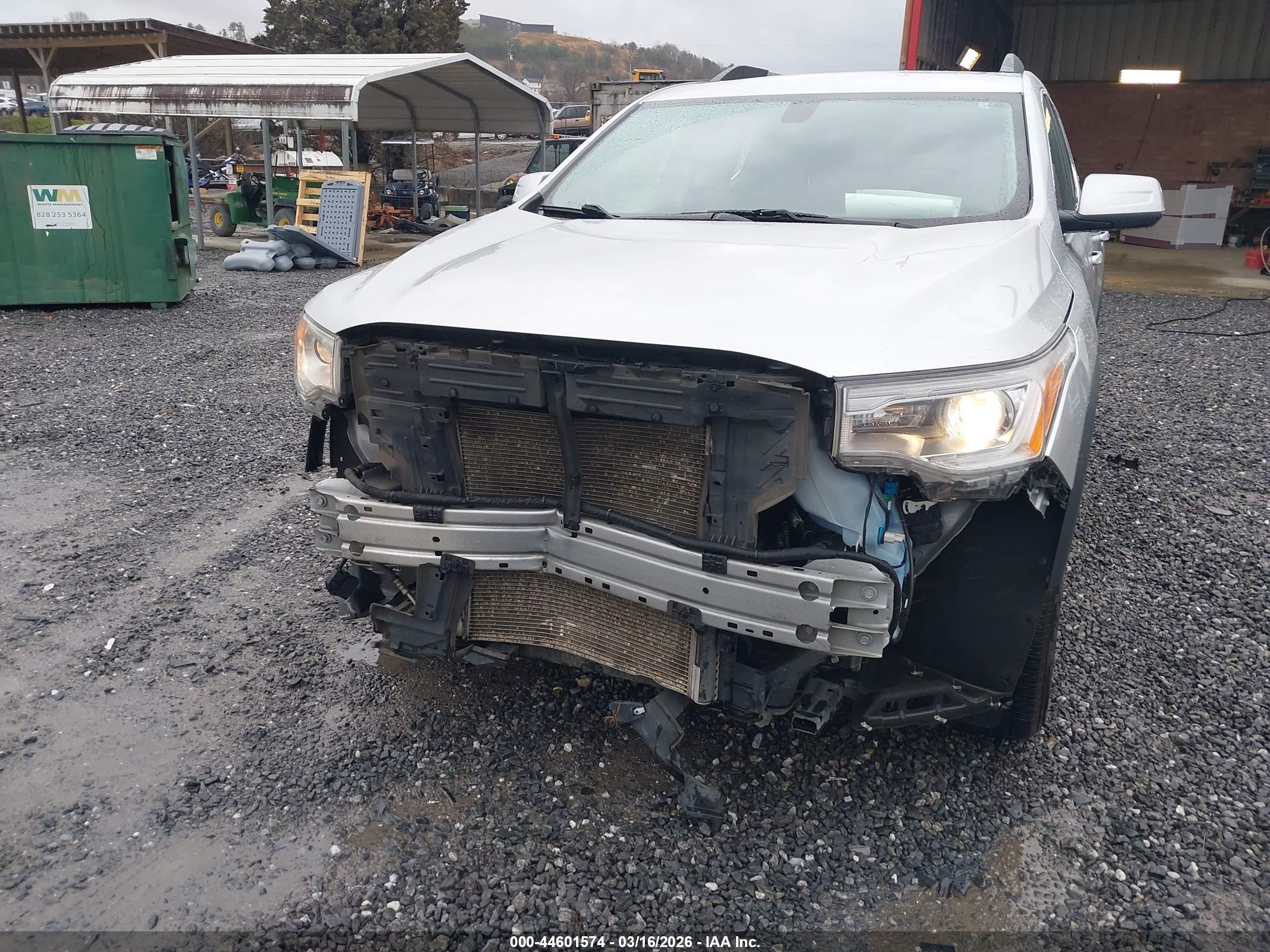 GMC ACADIA image 6