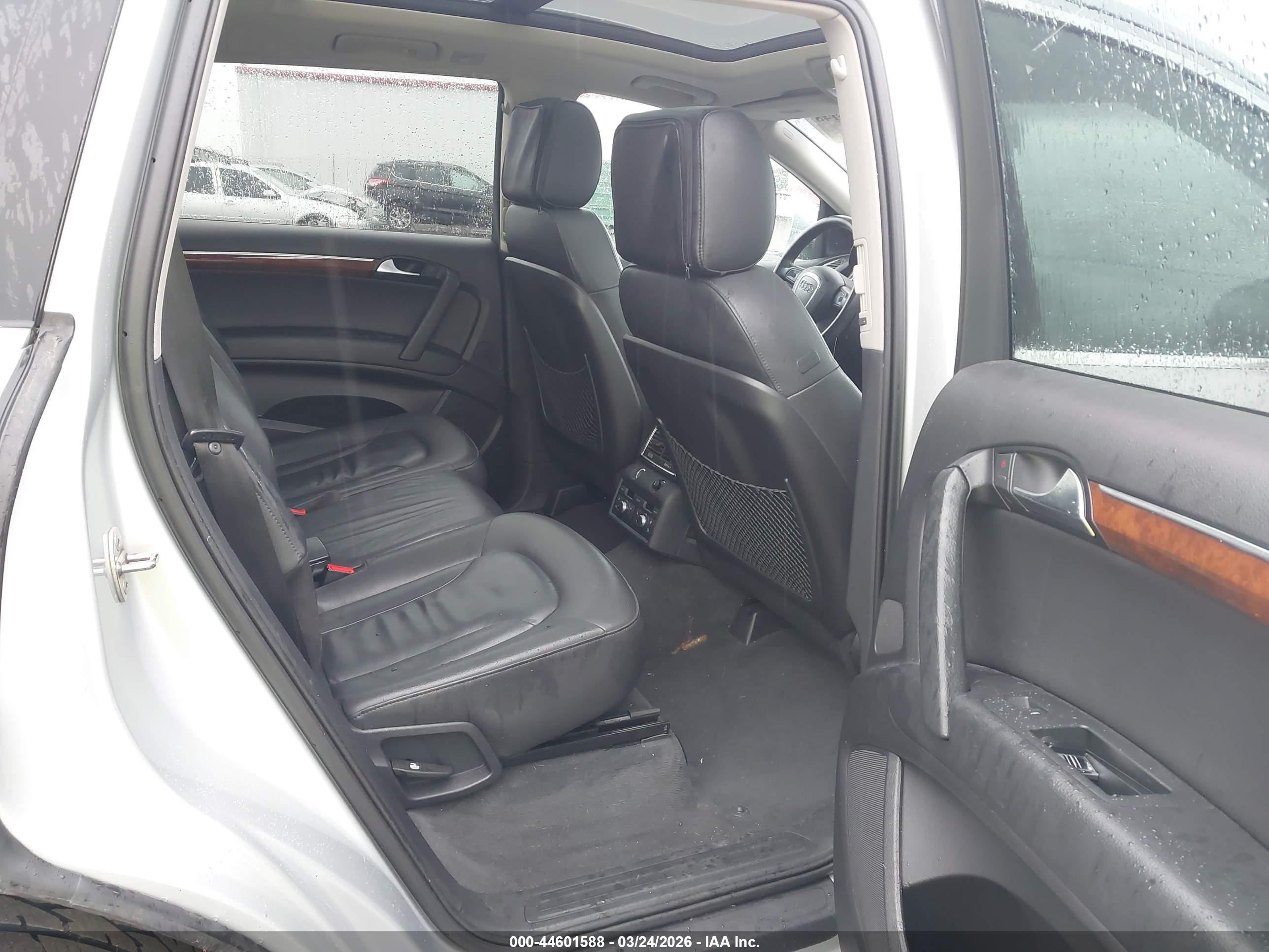 AUDI Q7 image 8