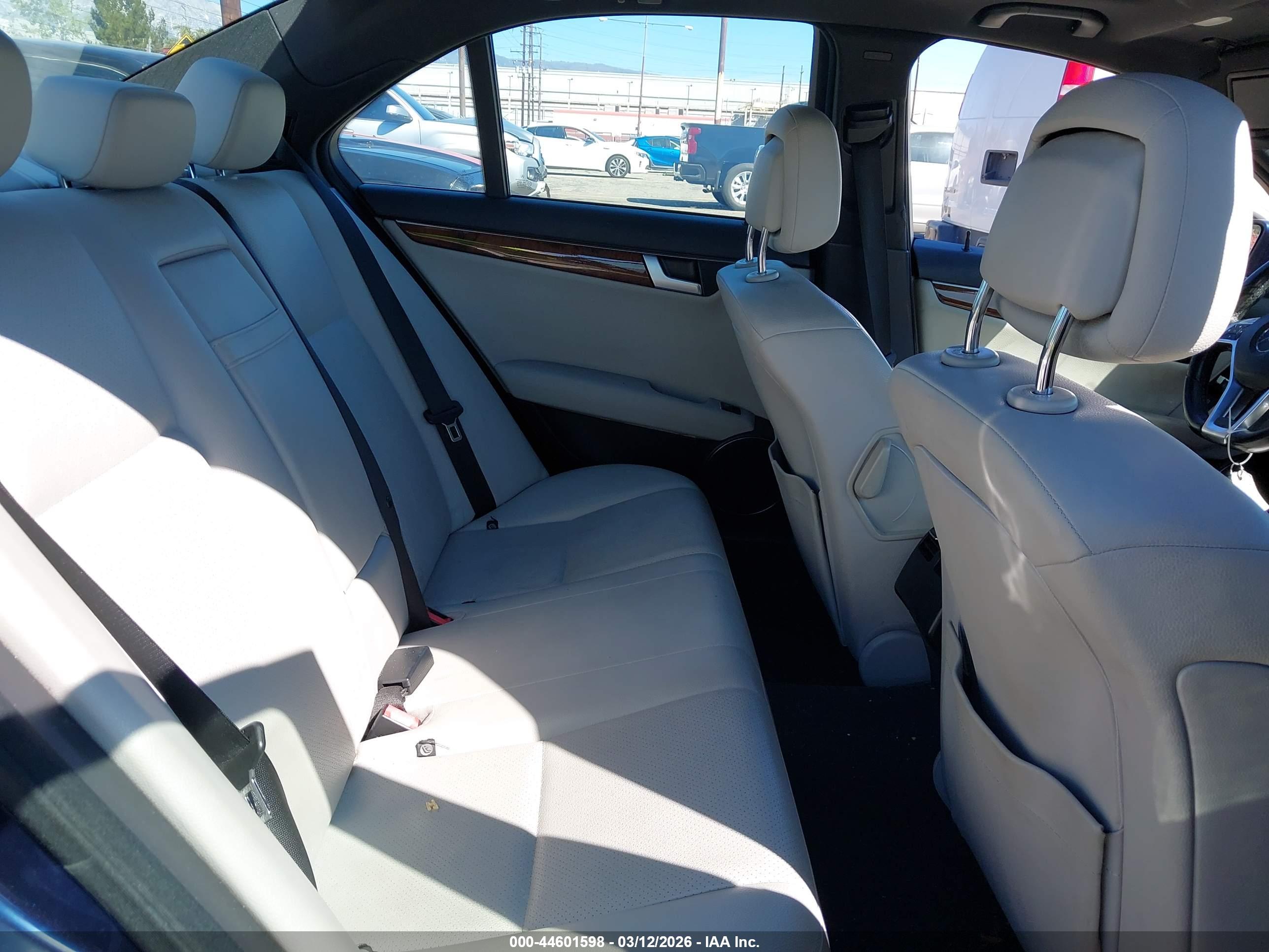 MERCEDES-BENZ C image 8