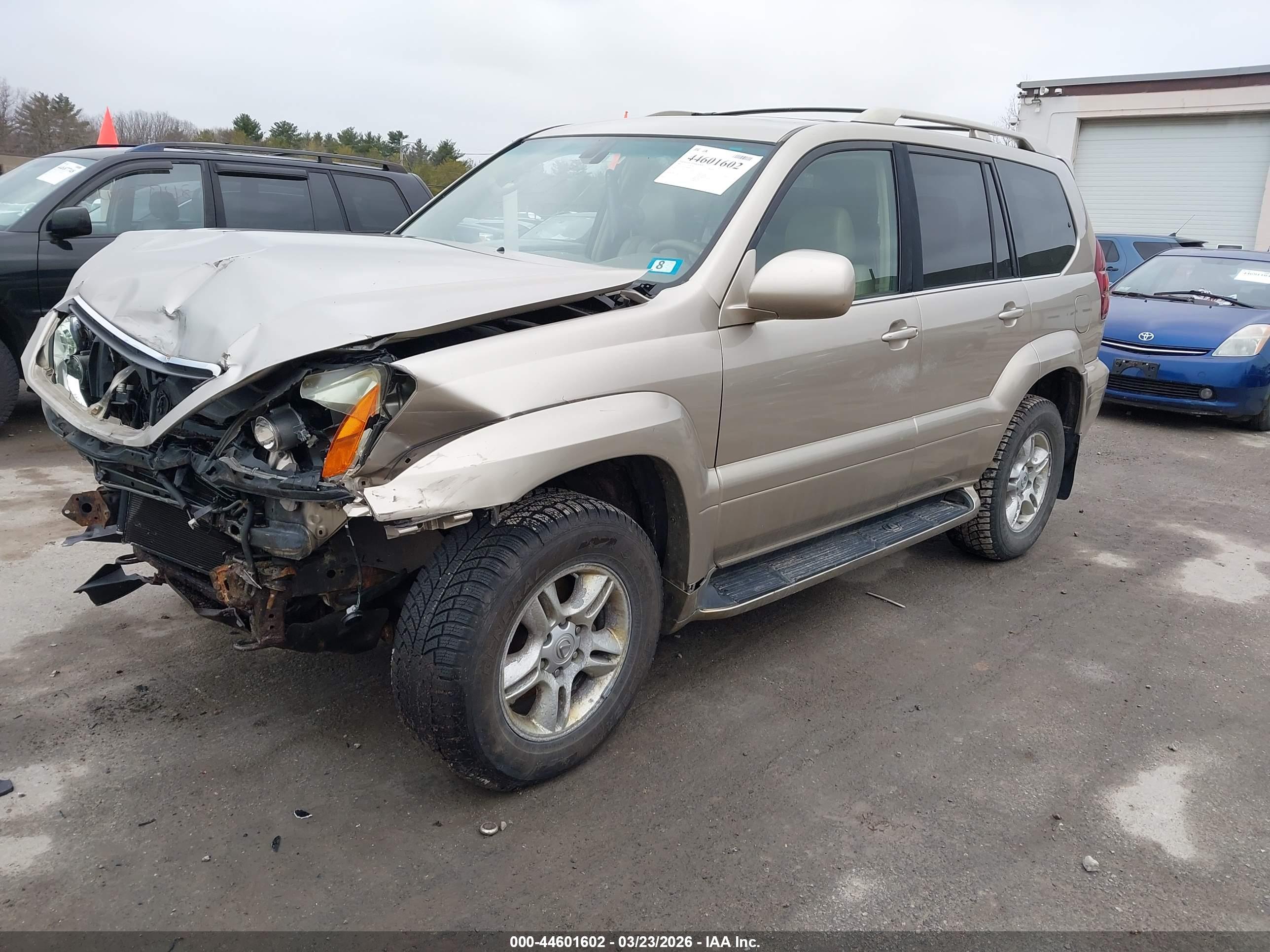 LEXUS GX image 2