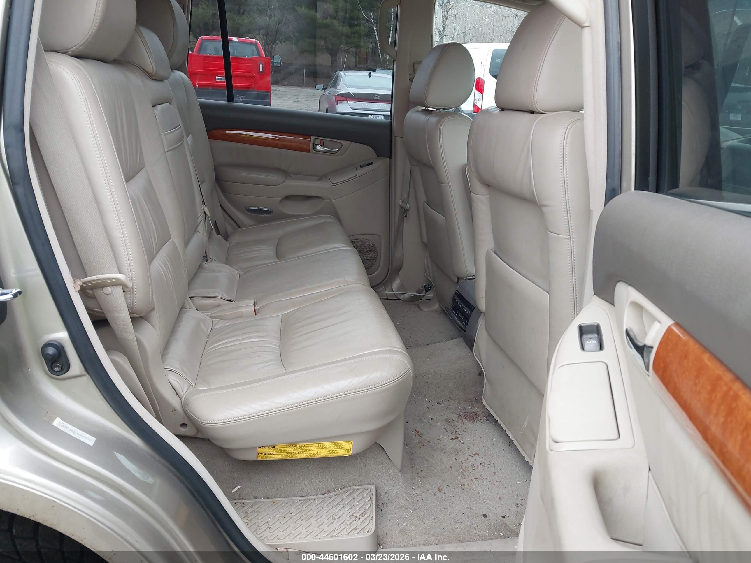 LEXUS GX image 8
