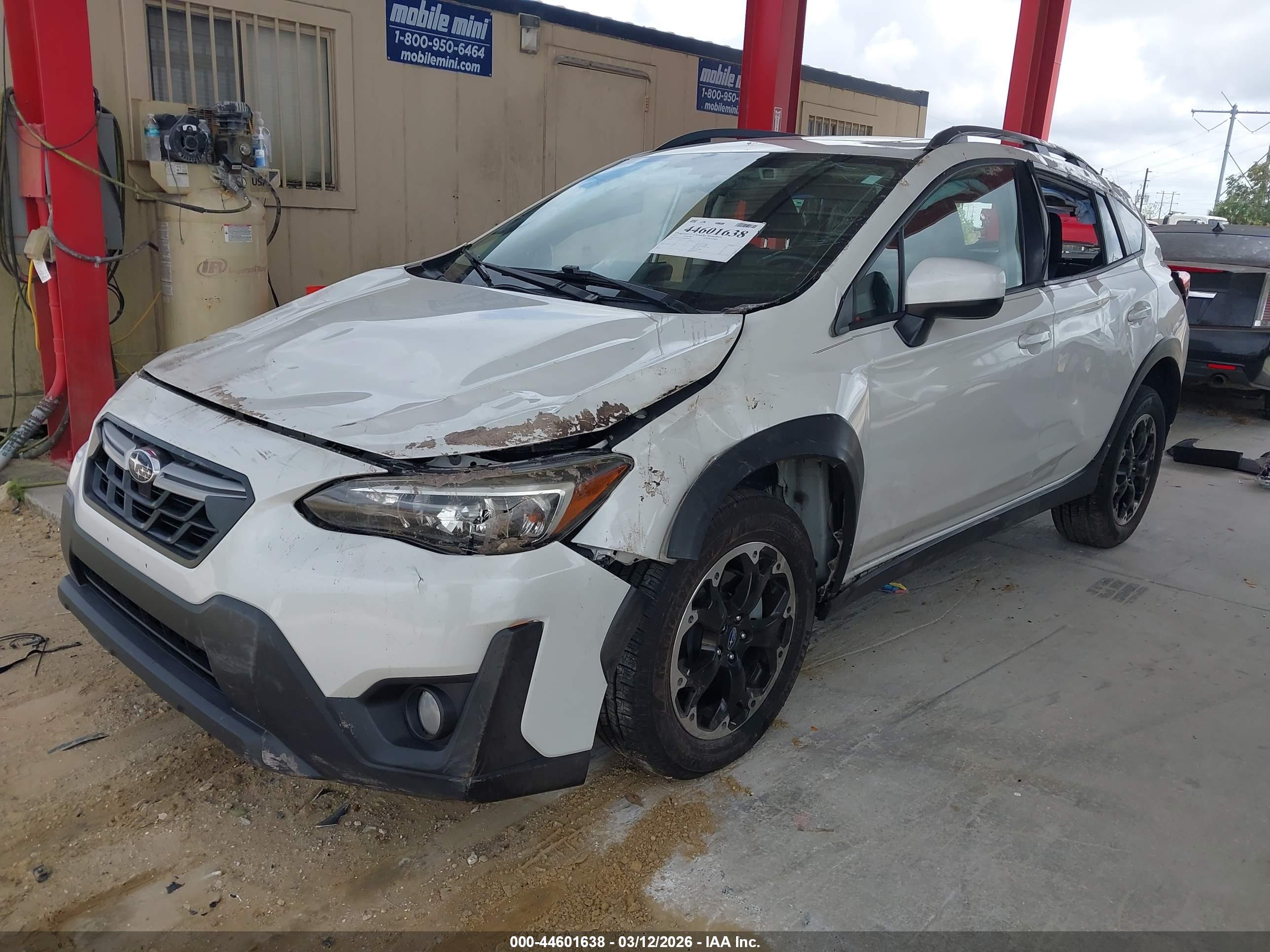 SUBARU CROSSTREK image 2