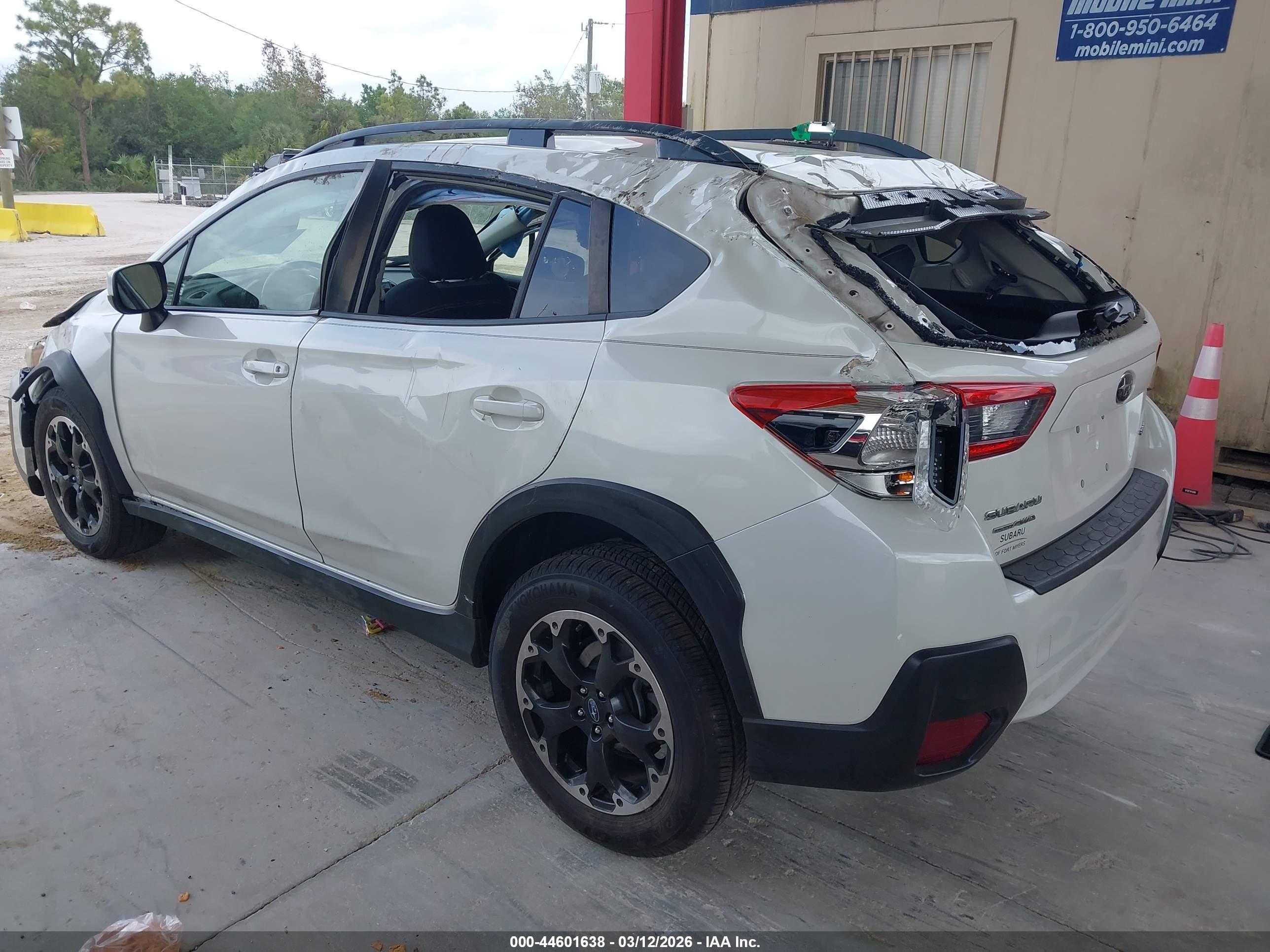 SUBARU CROSSTREK image 3